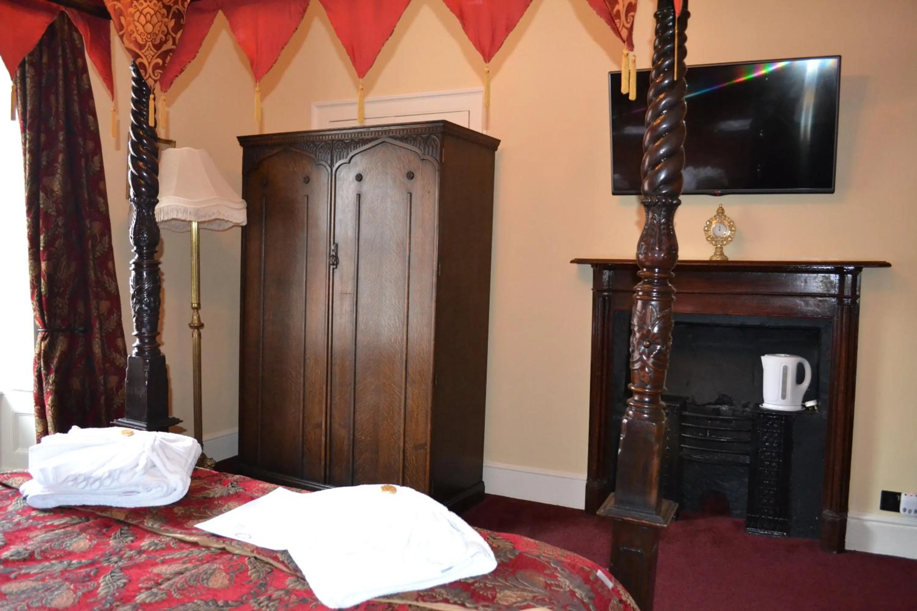 Bed in The Red Lion