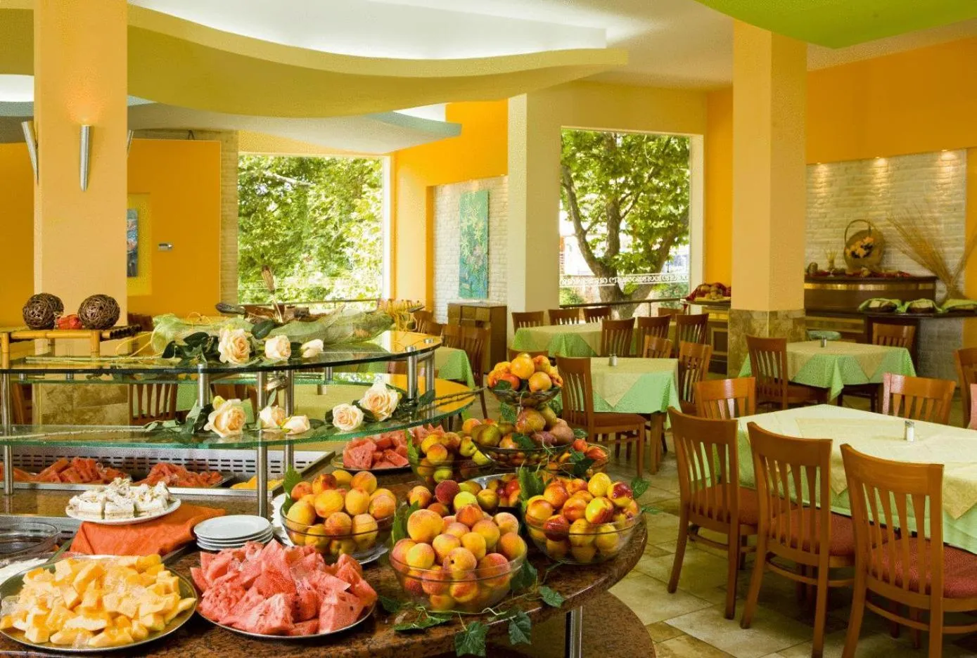 Restaurant/places to eat in Hotel Orhidea