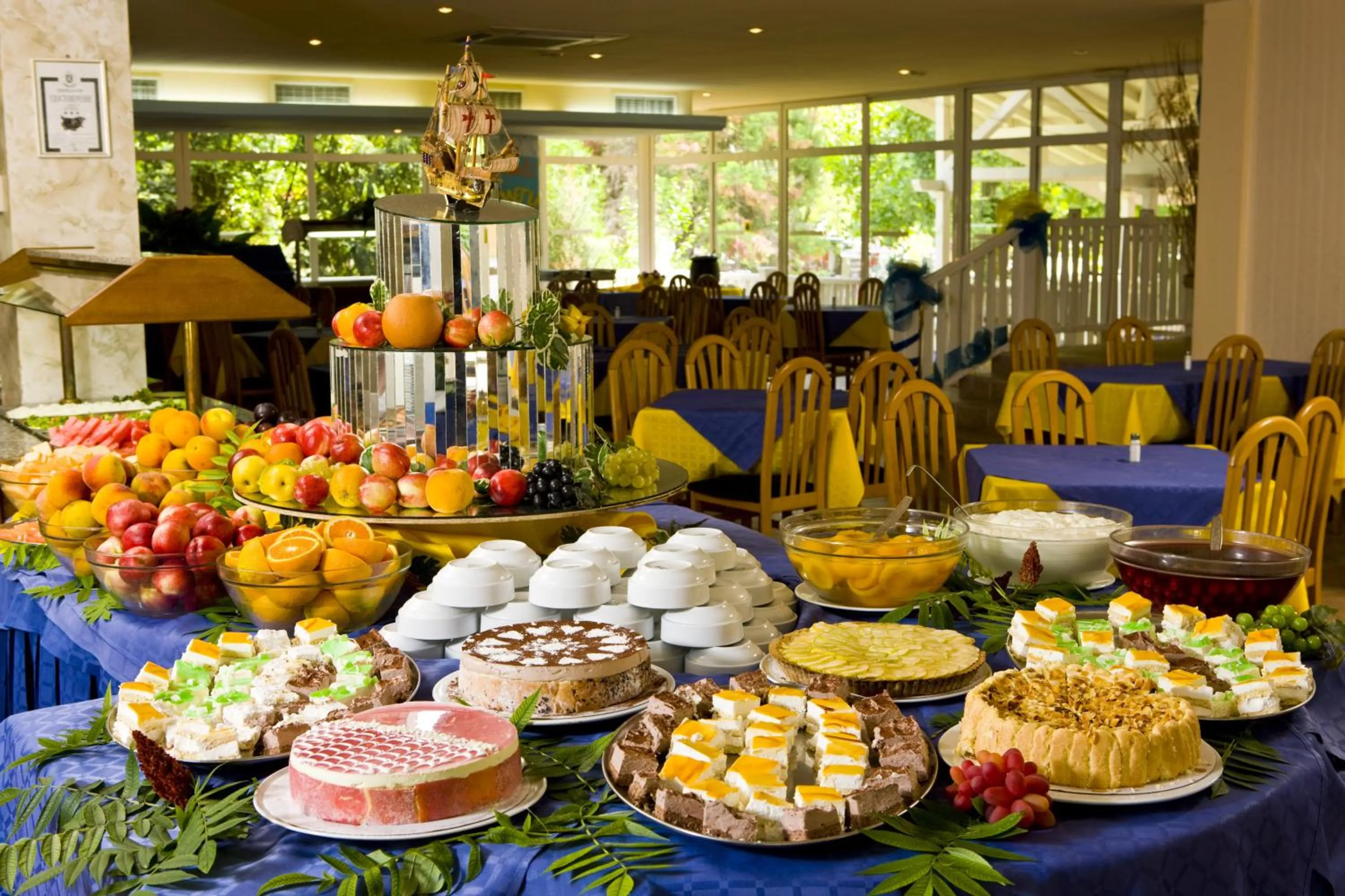 Restaurant/places to eat in Hotel Oasis