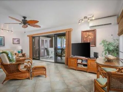 TV and multimedia in Kanaloa at Kona by OUTRIGGER