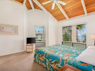 Bed in Kanaloa at Kona by OUTRIGGER