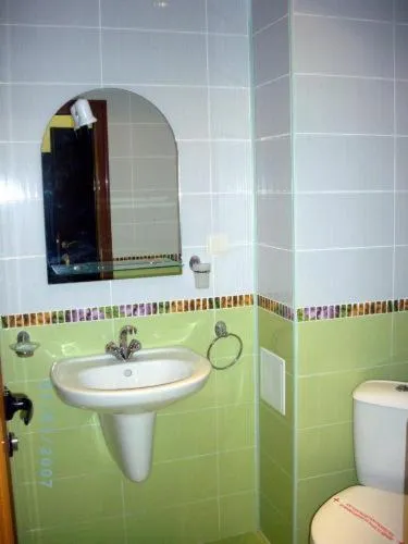 Shower in Serenity Hotel