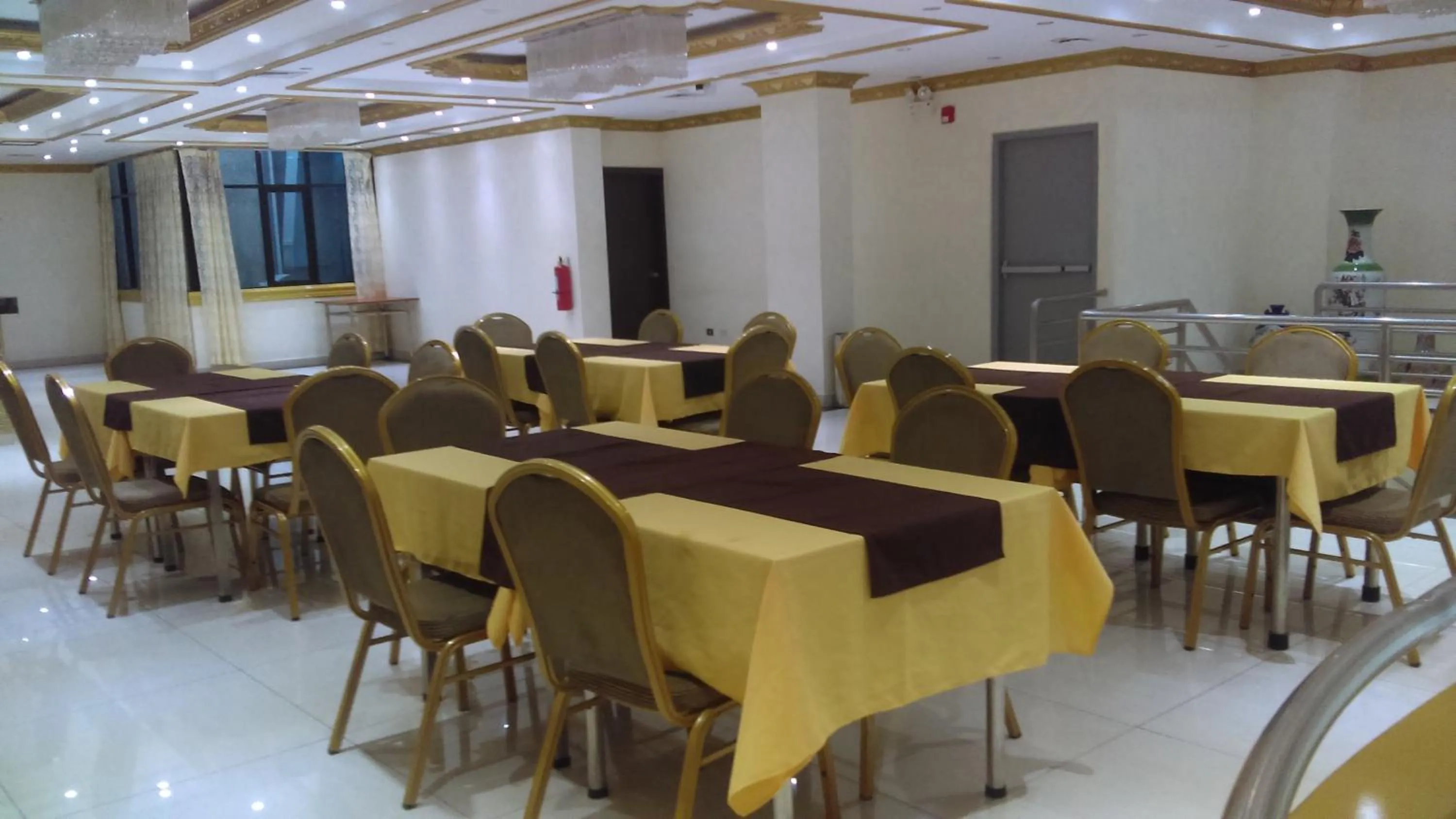 Restaurant/places to eat in Swan Hotel