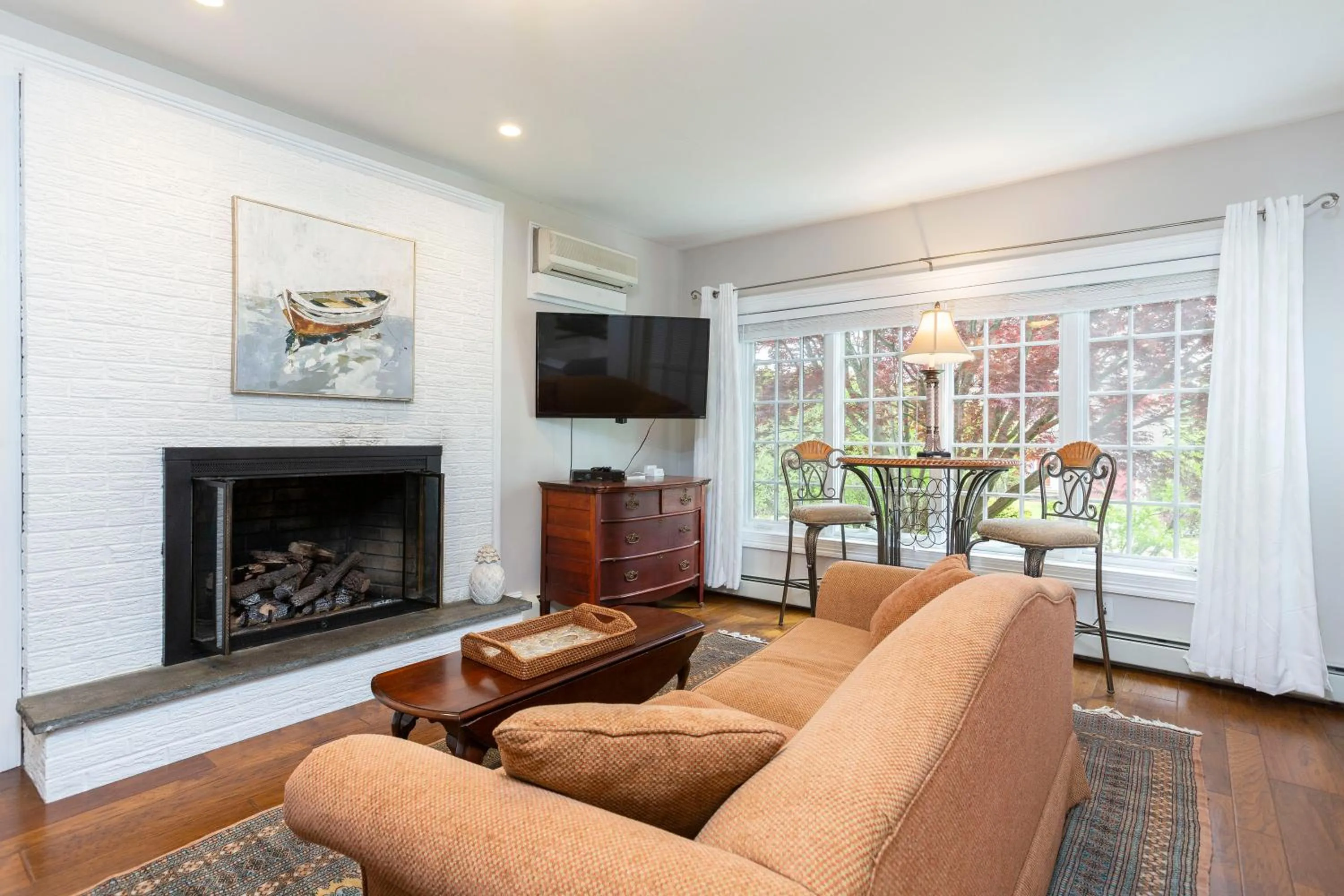 TV and multimedia in The Villa Bed and Breakfast