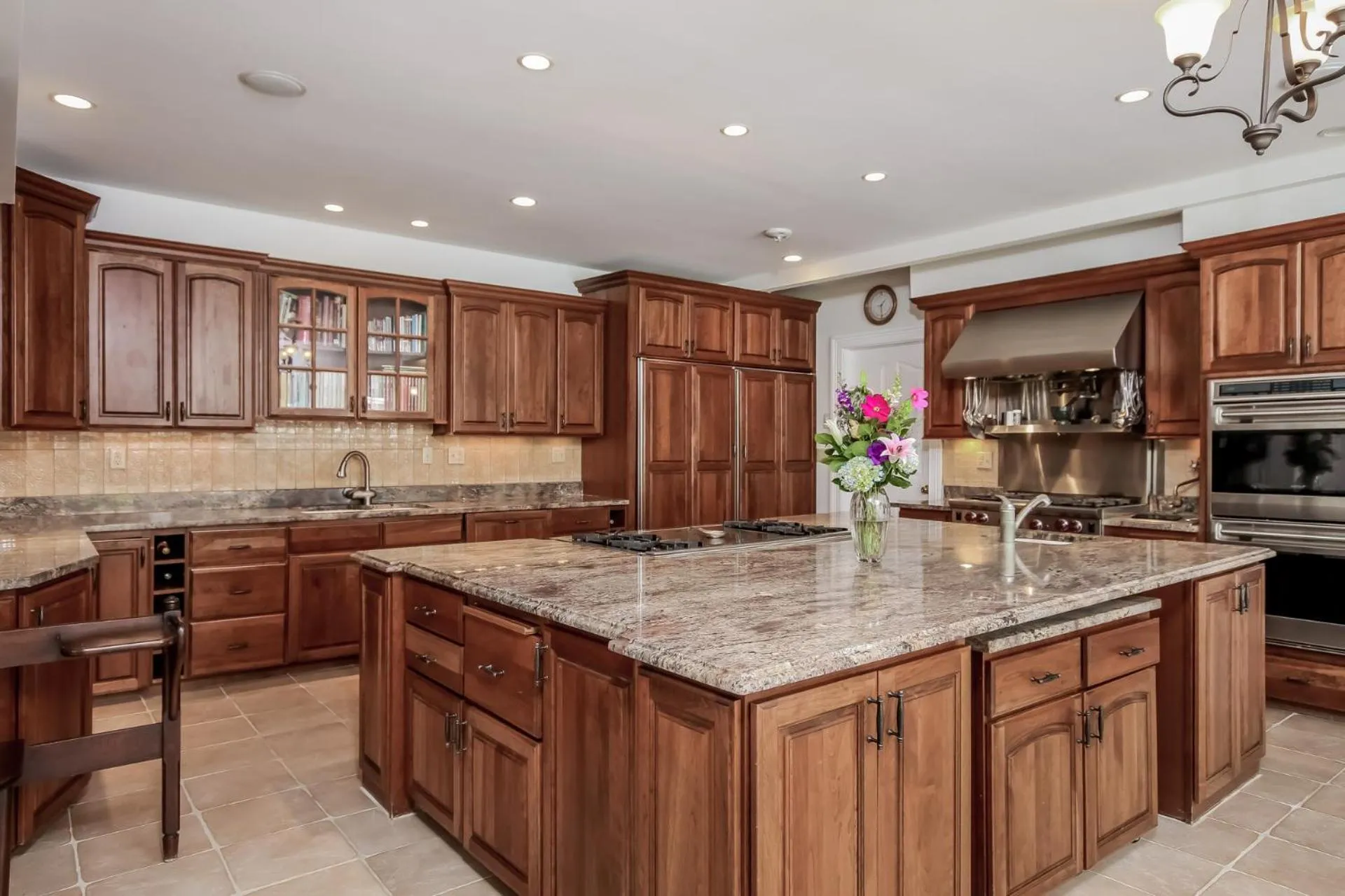 Kitchen or kitchenette in The Villa Bed and Breakfast