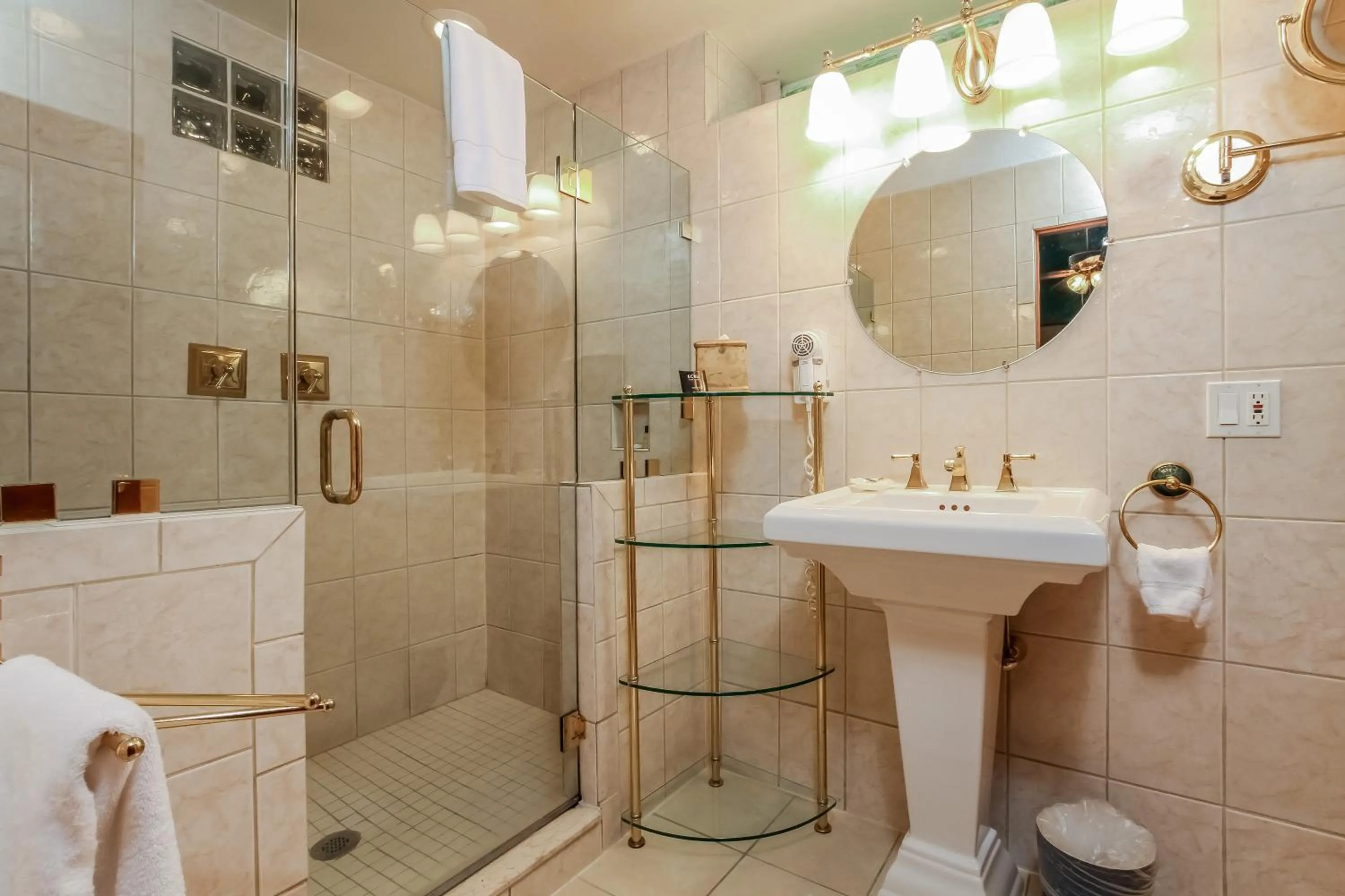 Shower in The Villa Bed and Breakfast