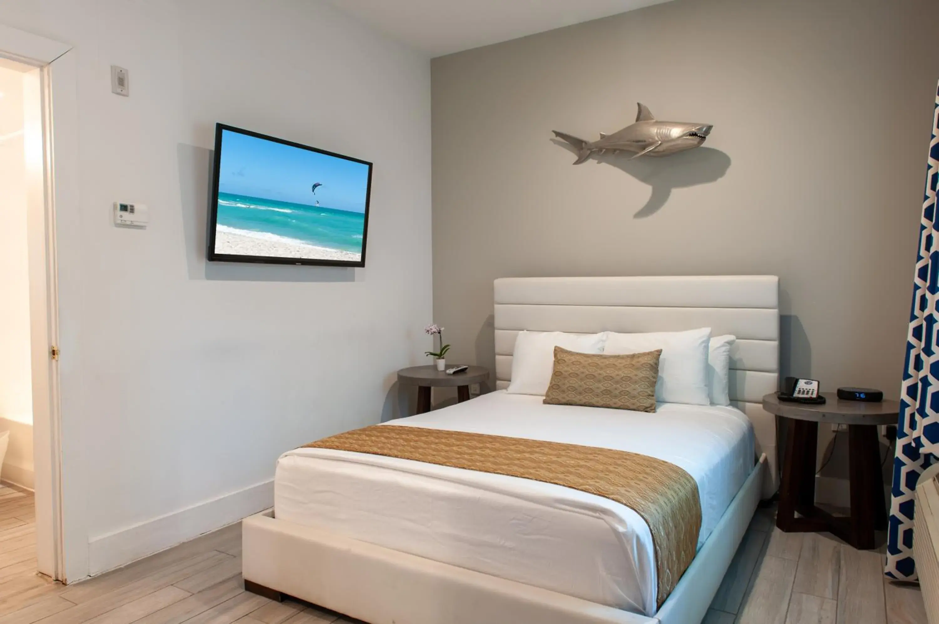 One Bedroom Queen Suite in Oceanside Hotel and Suites One Bedroom Queen Suite in Oceanside Hotel and Suites