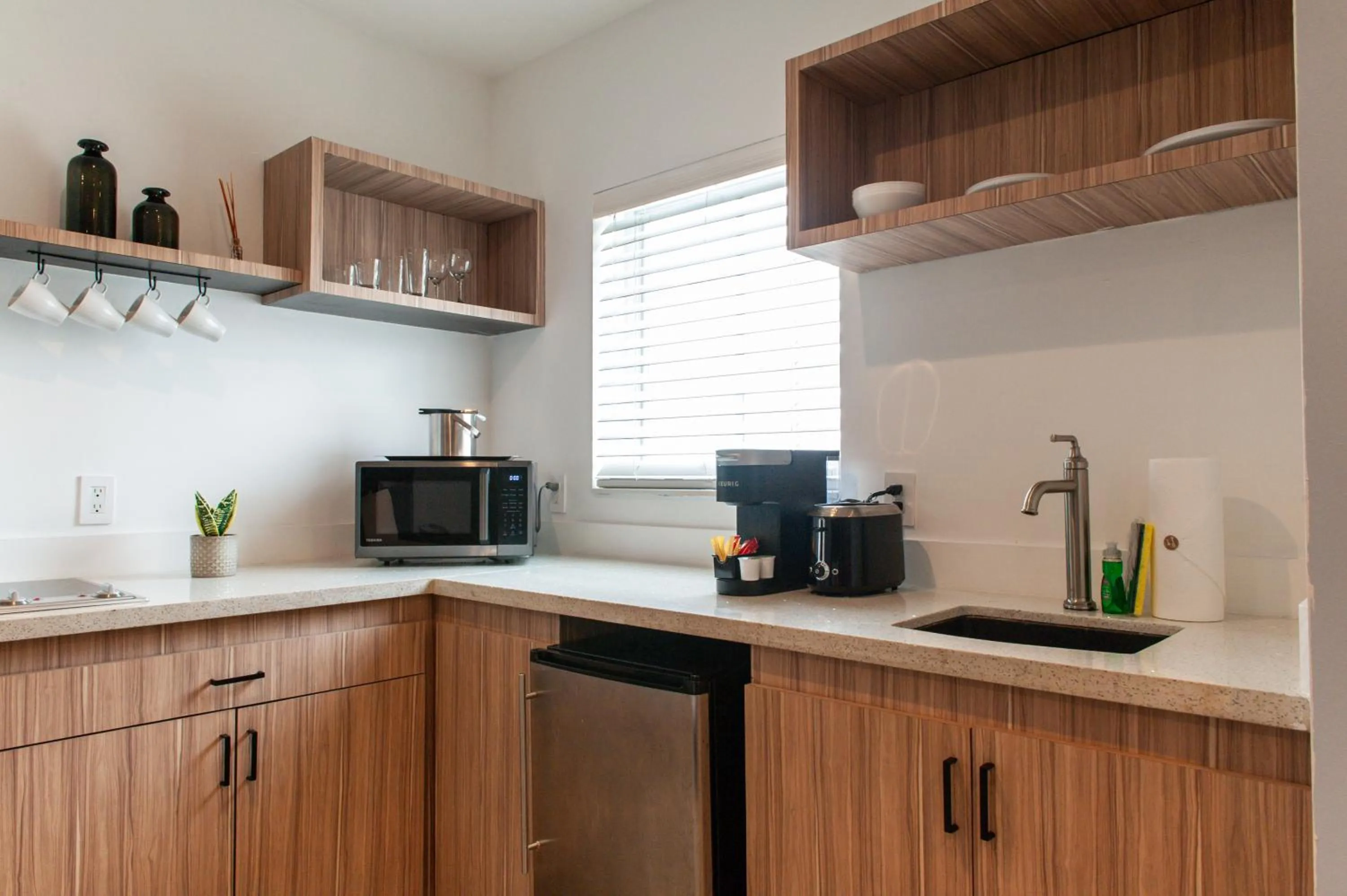 Coffee/tea facilities in Oceanside Hotel and Suites