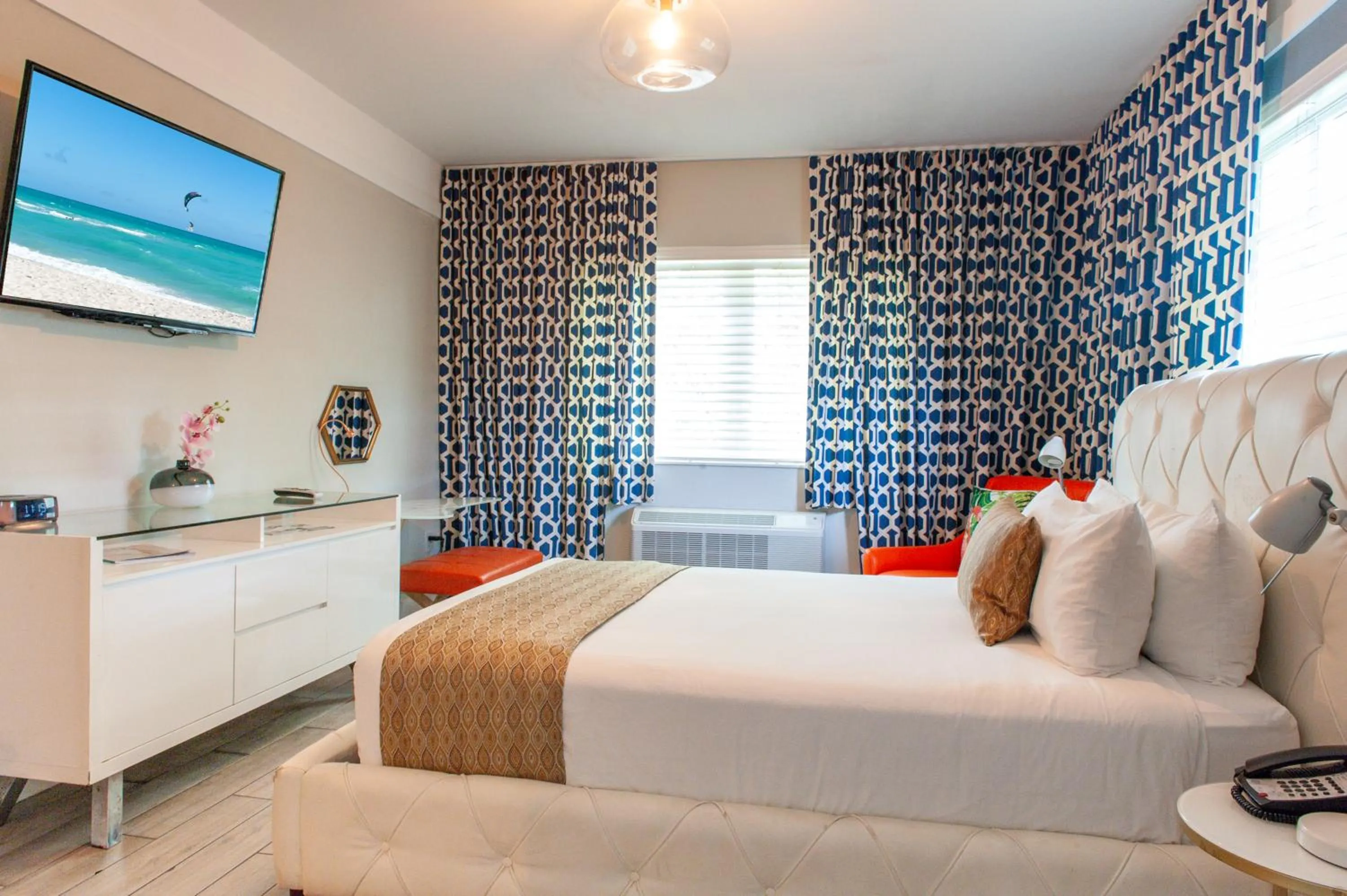 Bed in Oceanside Hotel and Suites