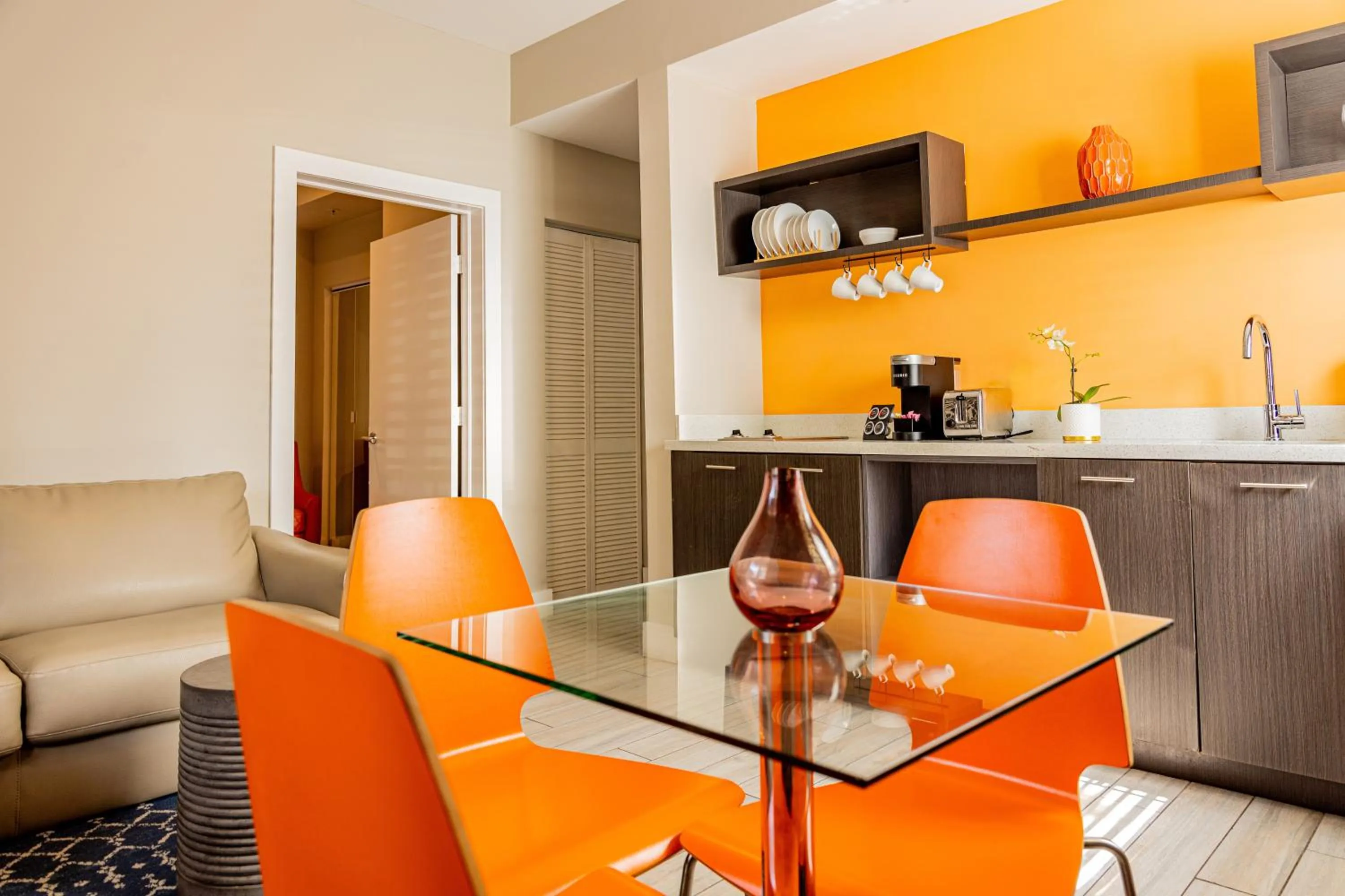 Living room in Oceanside Hotel and Suites