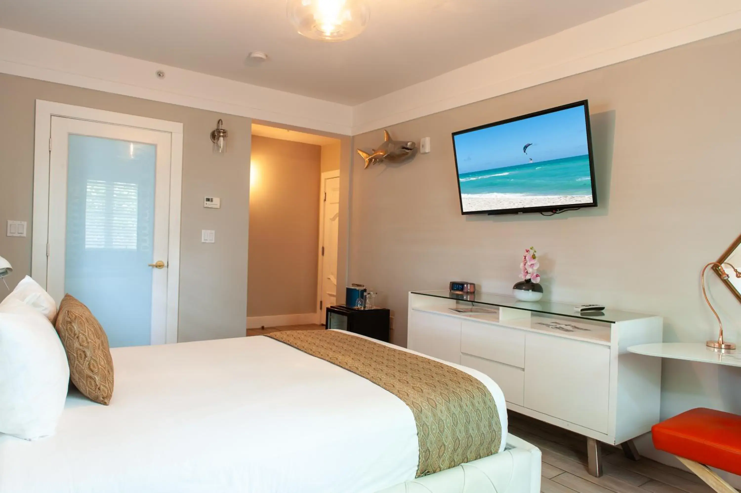 Bed in Oceanside Hotel and Suites Bed in Oceanside Hotel and Suites