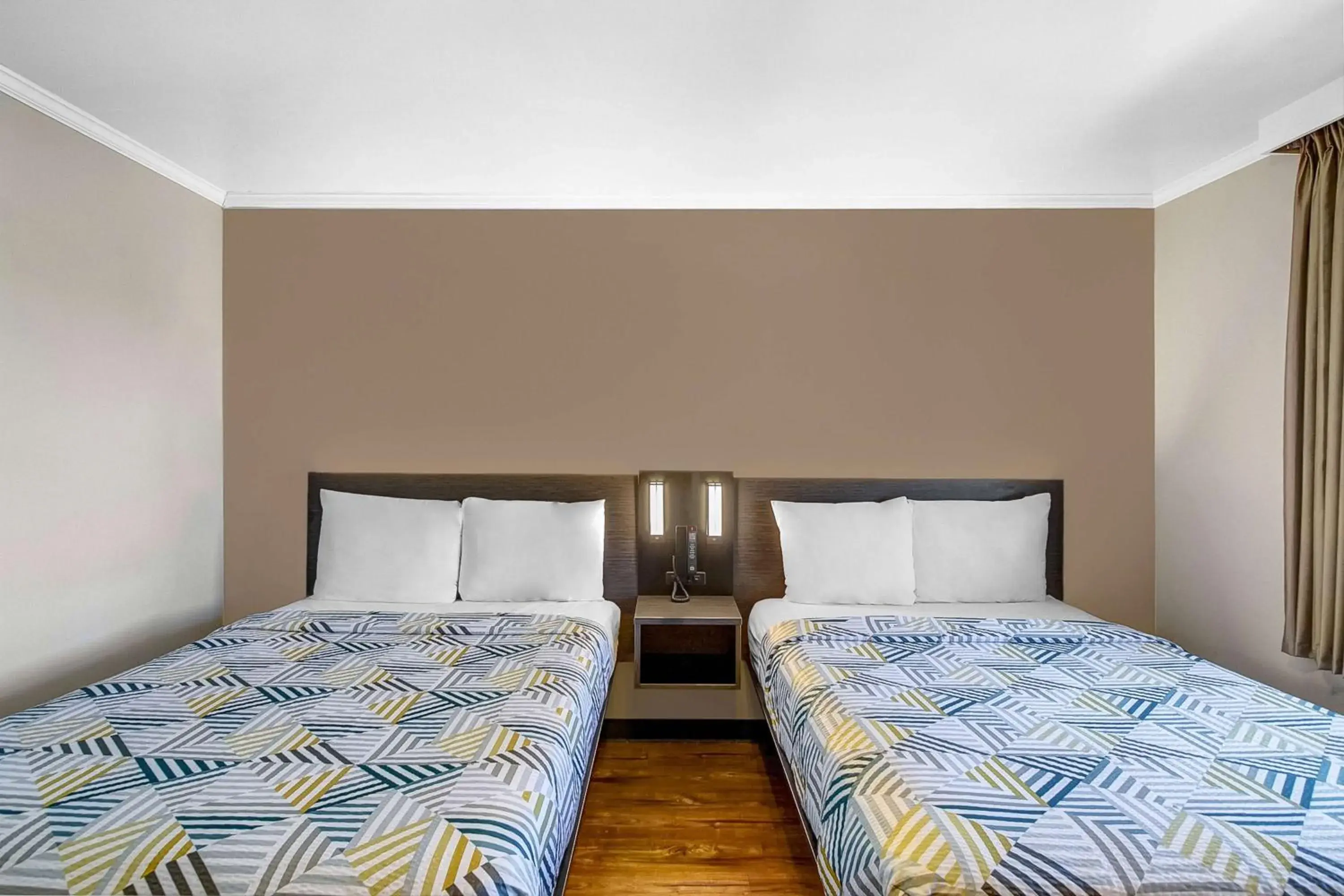 Photo of the whole room, Bed in Motel 6-Front Royal, VA Photo of the whole room, Bed in Motel 6-Front Royal, VA