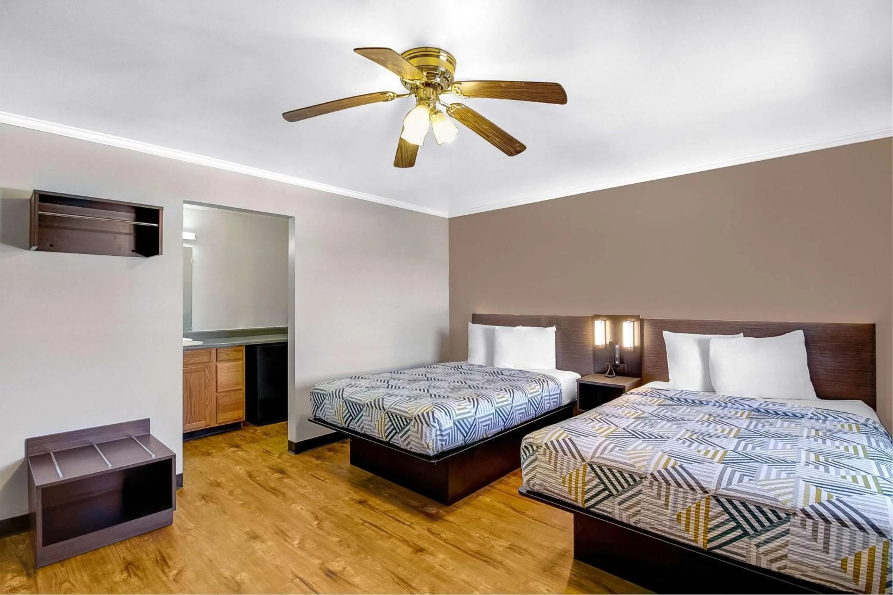 Photo of the whole room, Bed in Motel 6-Front Royal, VA