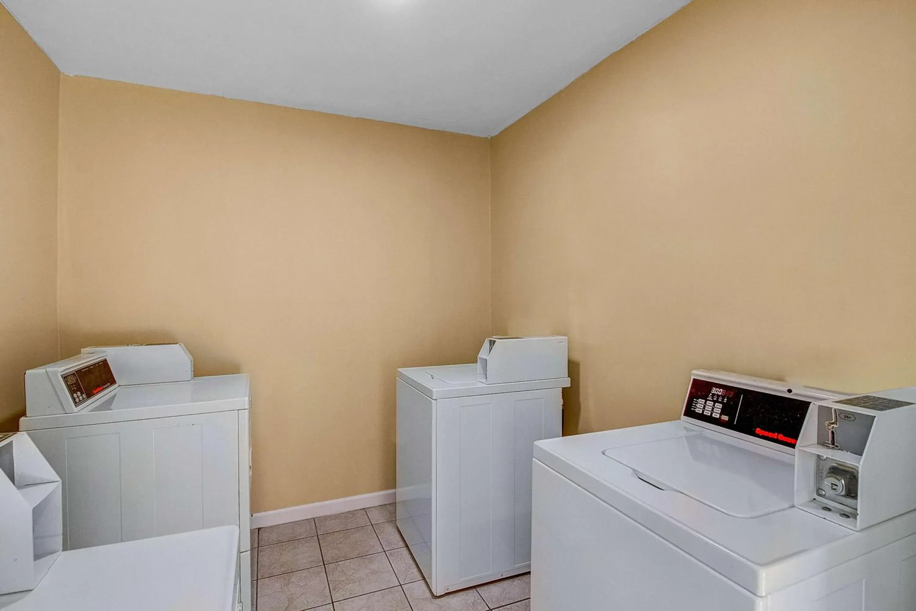 laundry in Motel 6-Front Royal, VA laundry in Motel 6-Front Royal, VA