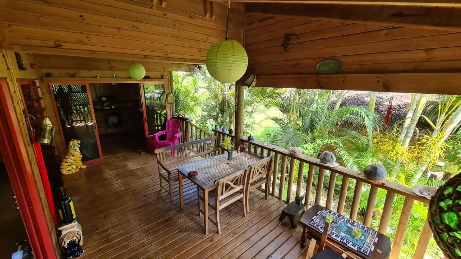 B & Bee Wild Island - Nature Song