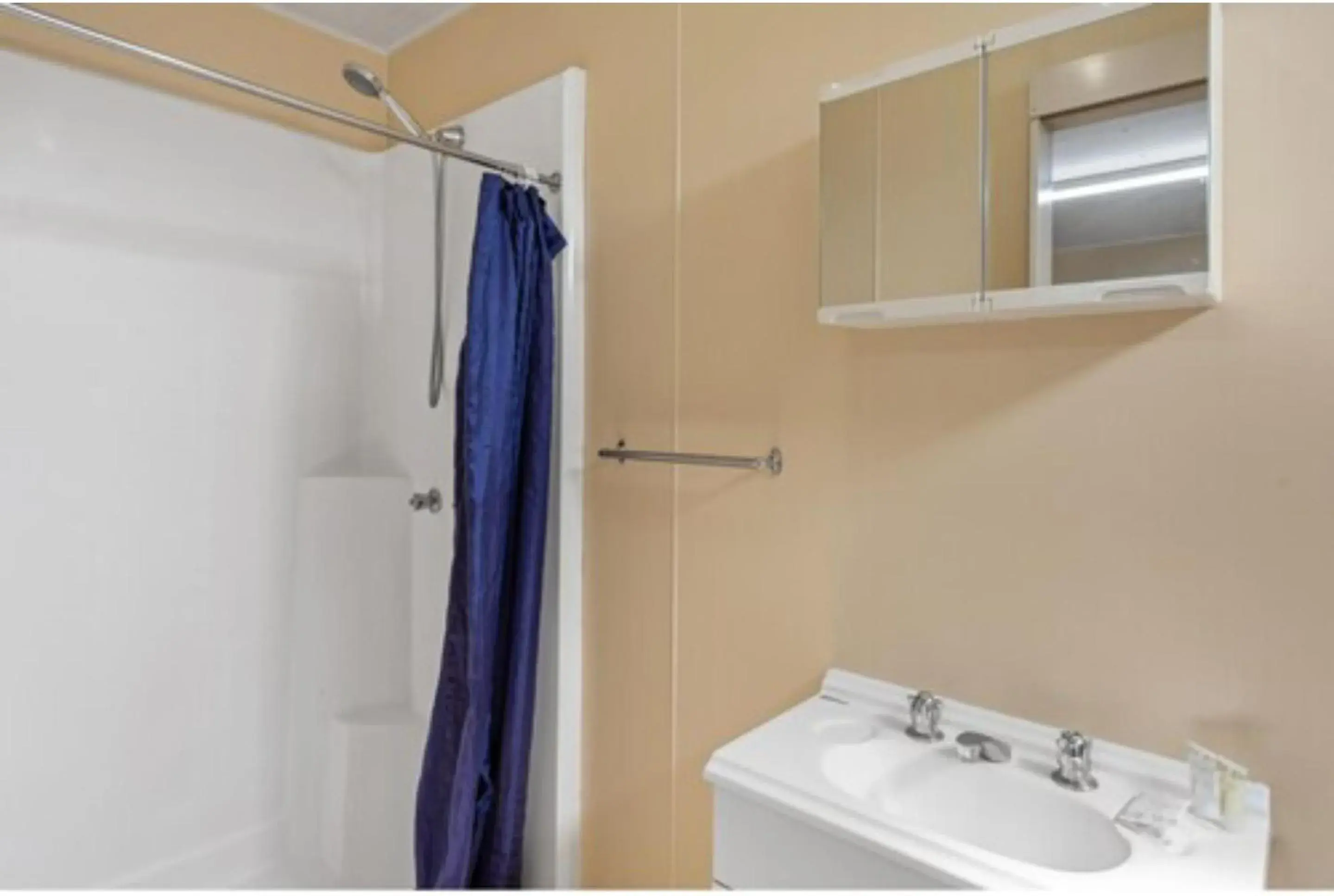 Bathroom in Discovery Parks - Blackwater Bathroom in Discovery Parks - Blackwater