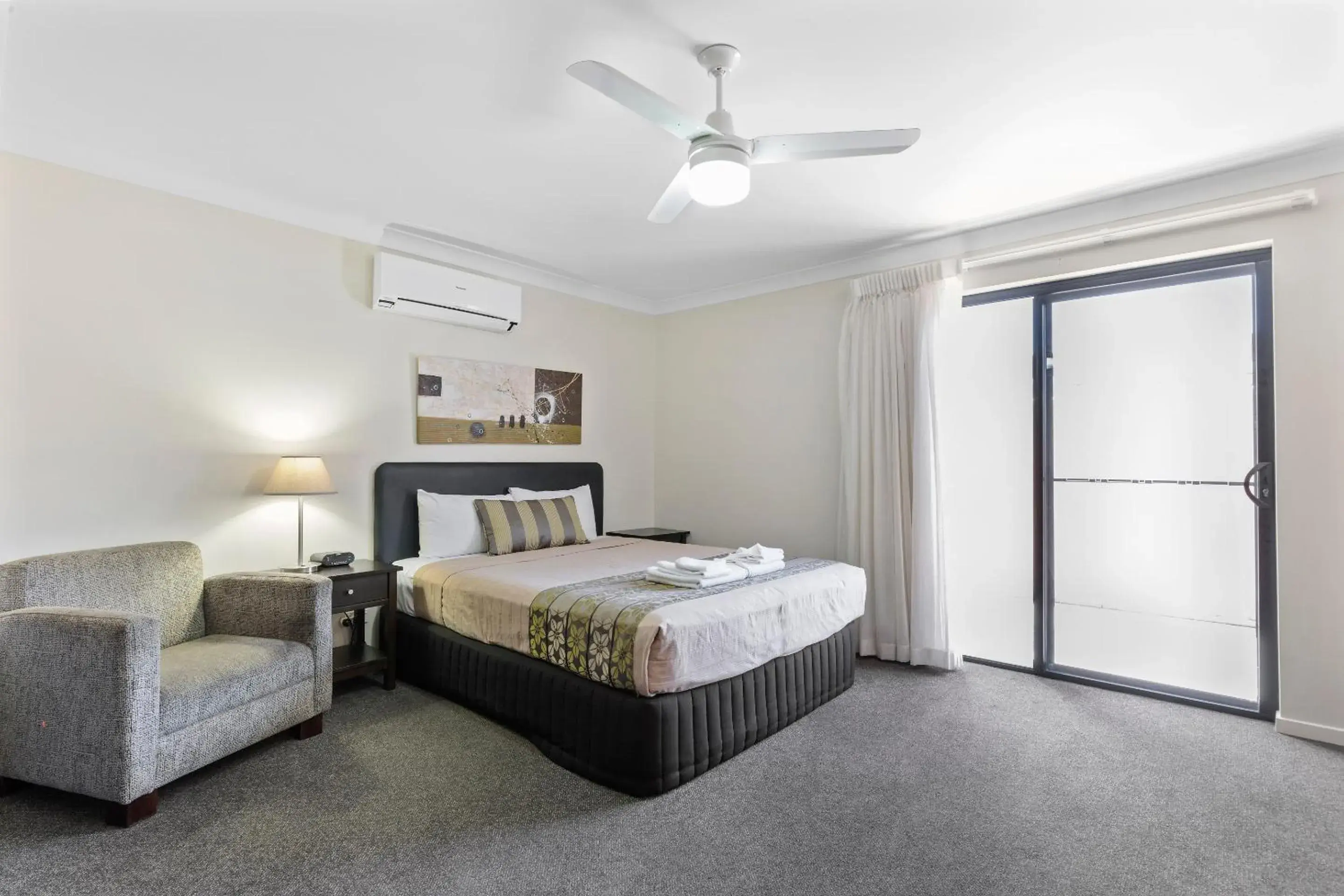 Bed in Blackwater Central Motel Bed in Blackwater Central Motel