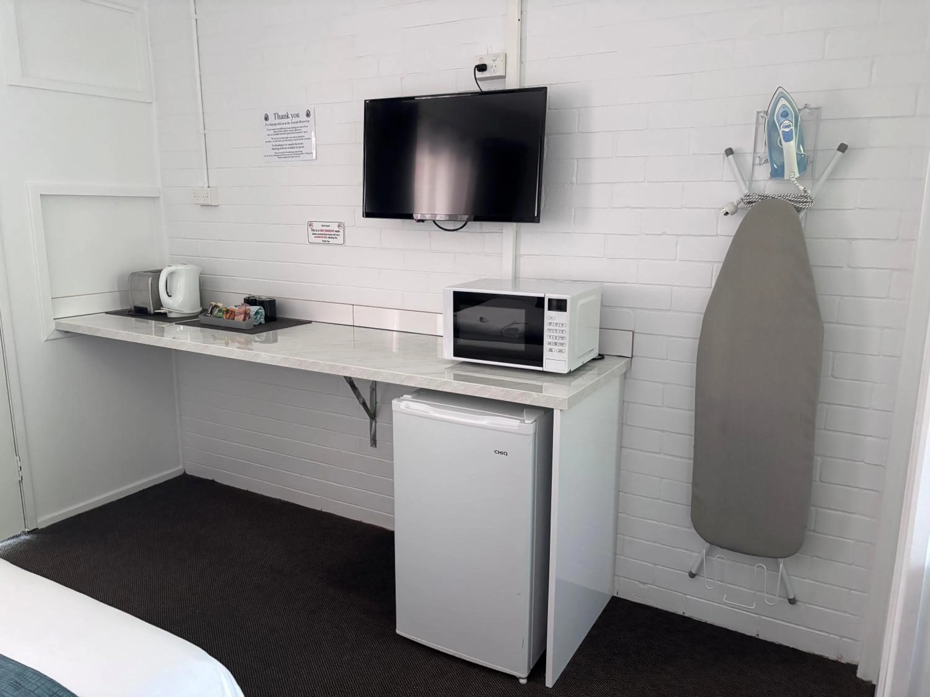 TV and multimedia in Avocado Motor Inn