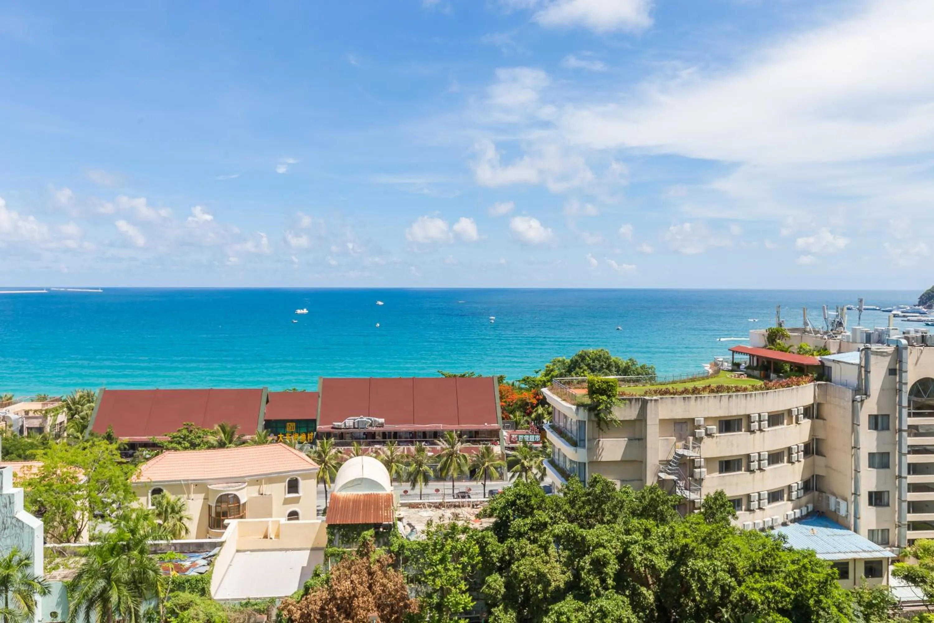 Property building in Sanya Sun Seaview Apartment