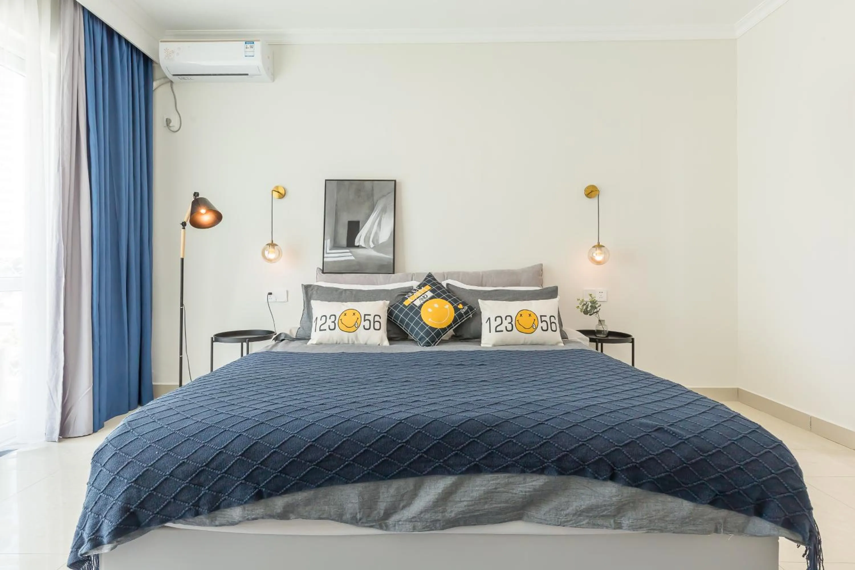 Bed in Sanya Sun Seaview Apartment