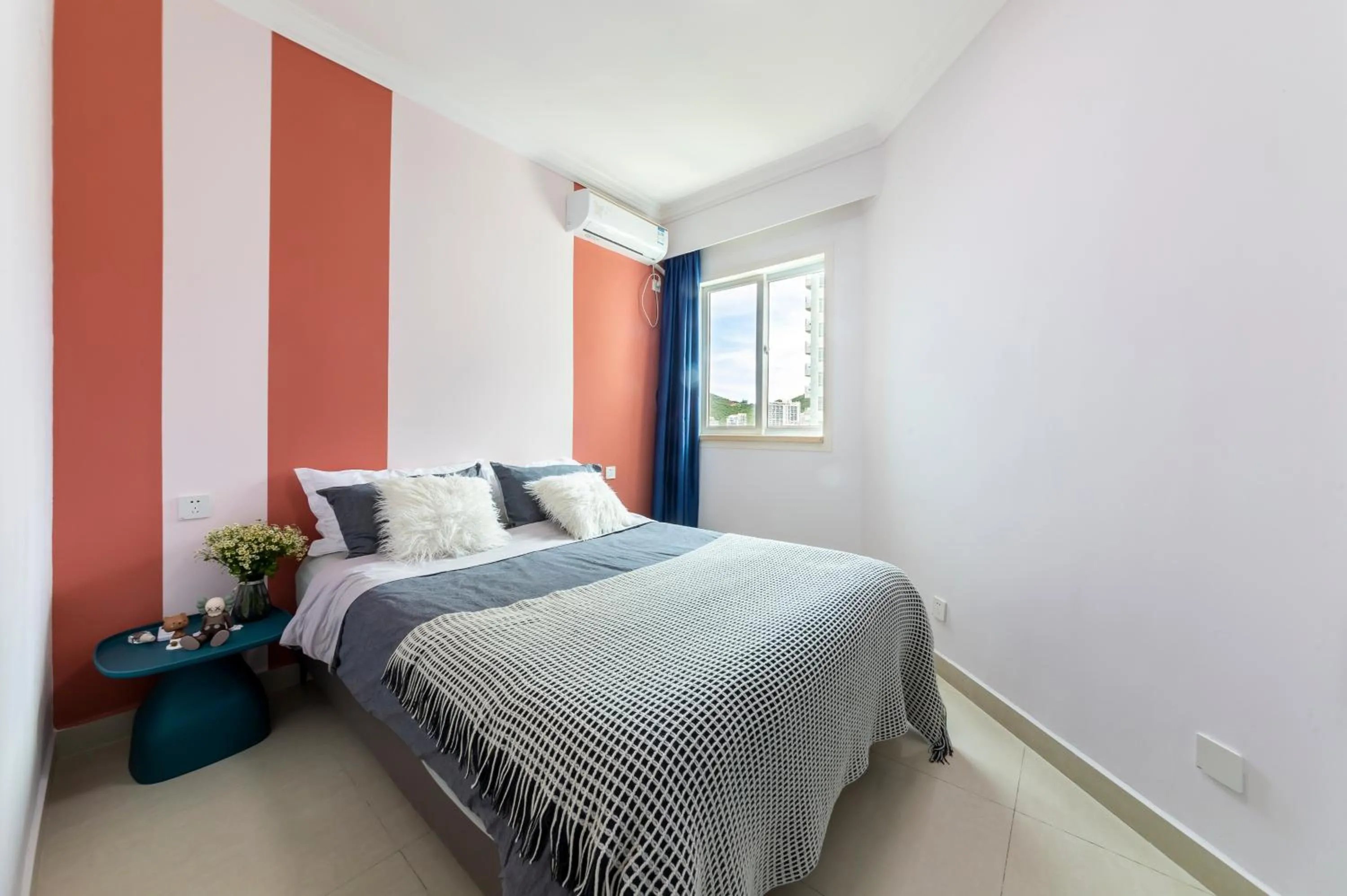 Bed in Sanya Sun Seaview Apartment