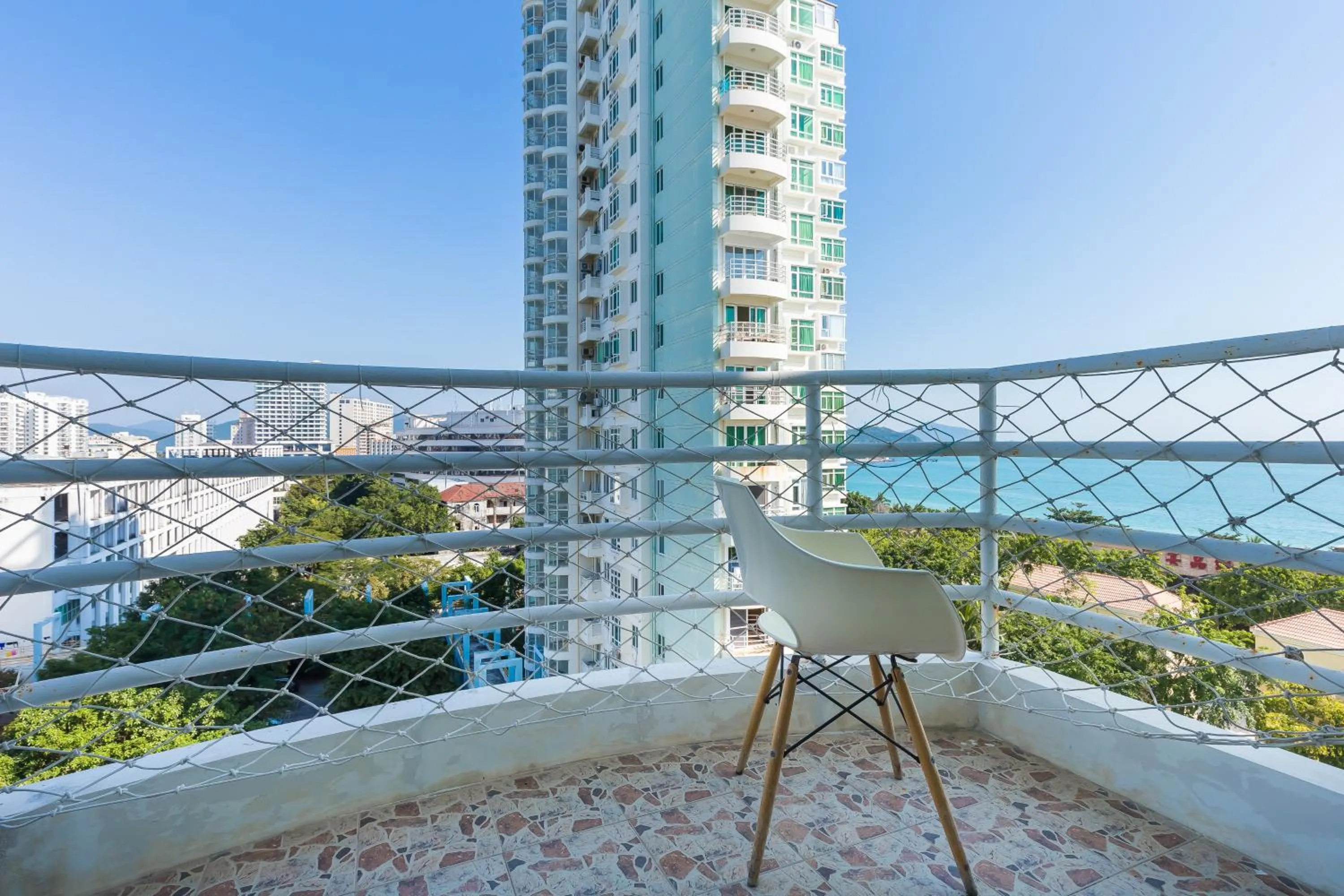 Property building in Sanya Sun Seaview Apartment