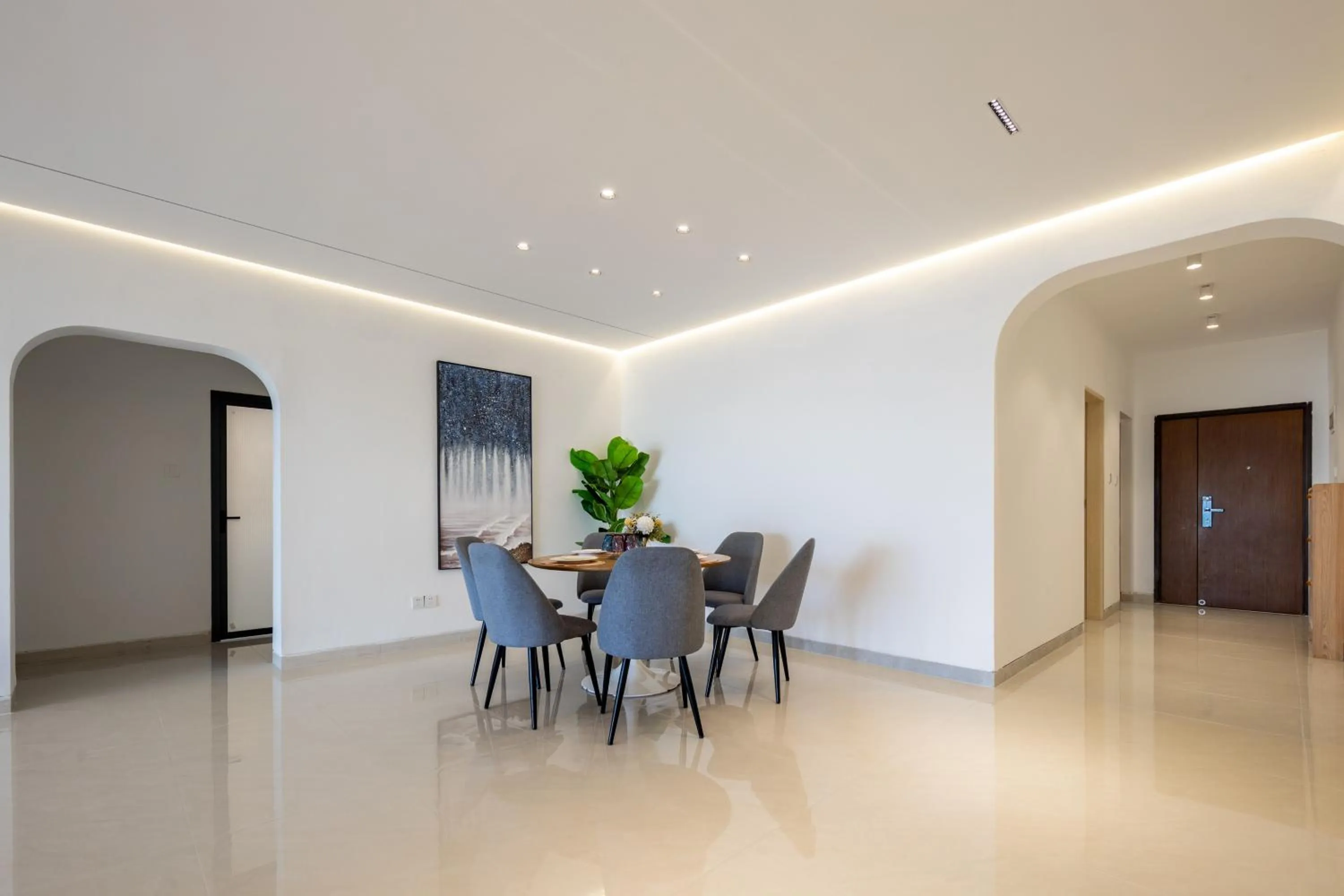Dining area in Sanya Sun Seaview Apartment