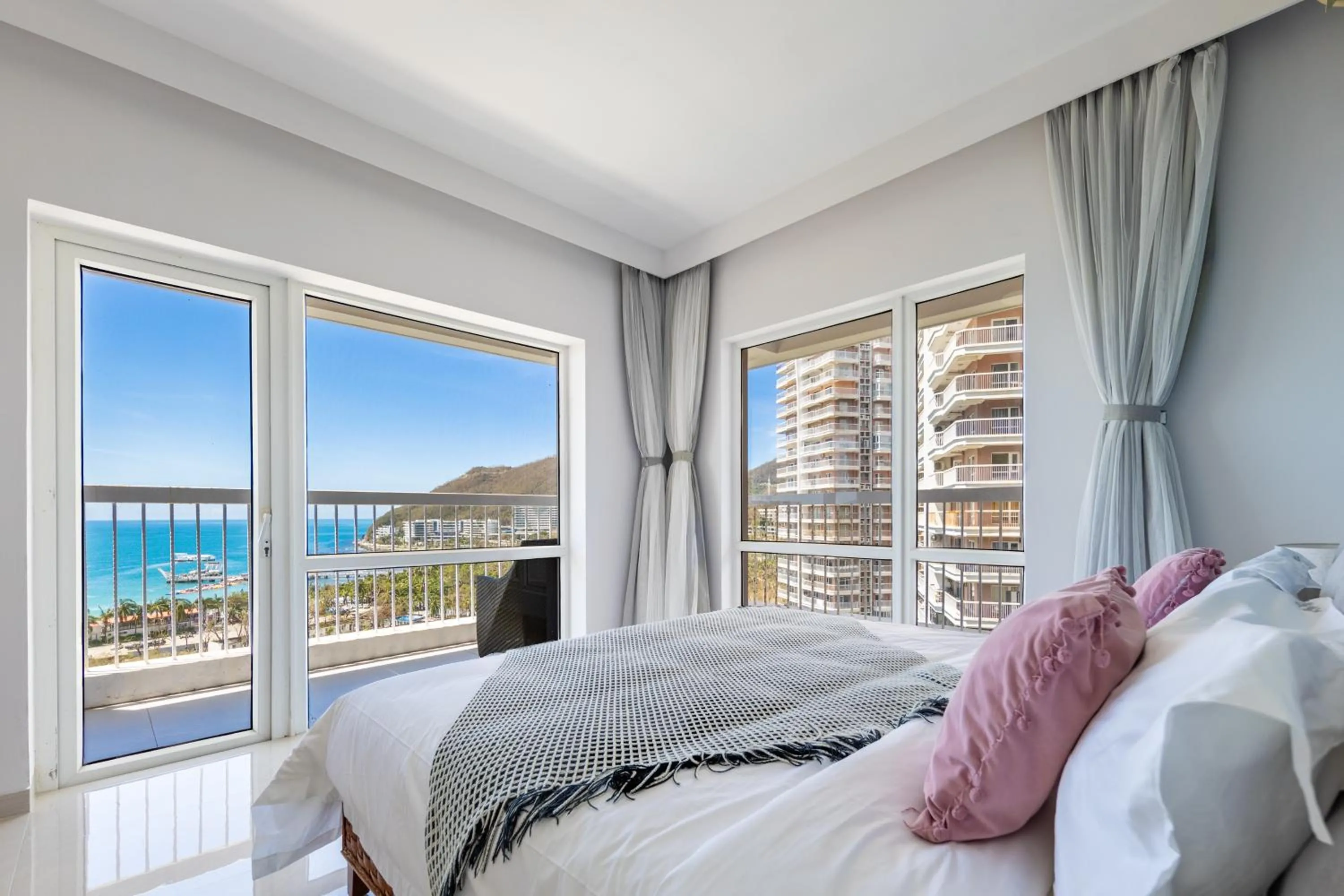 Bed in Sanya Sun Seaview Apartment