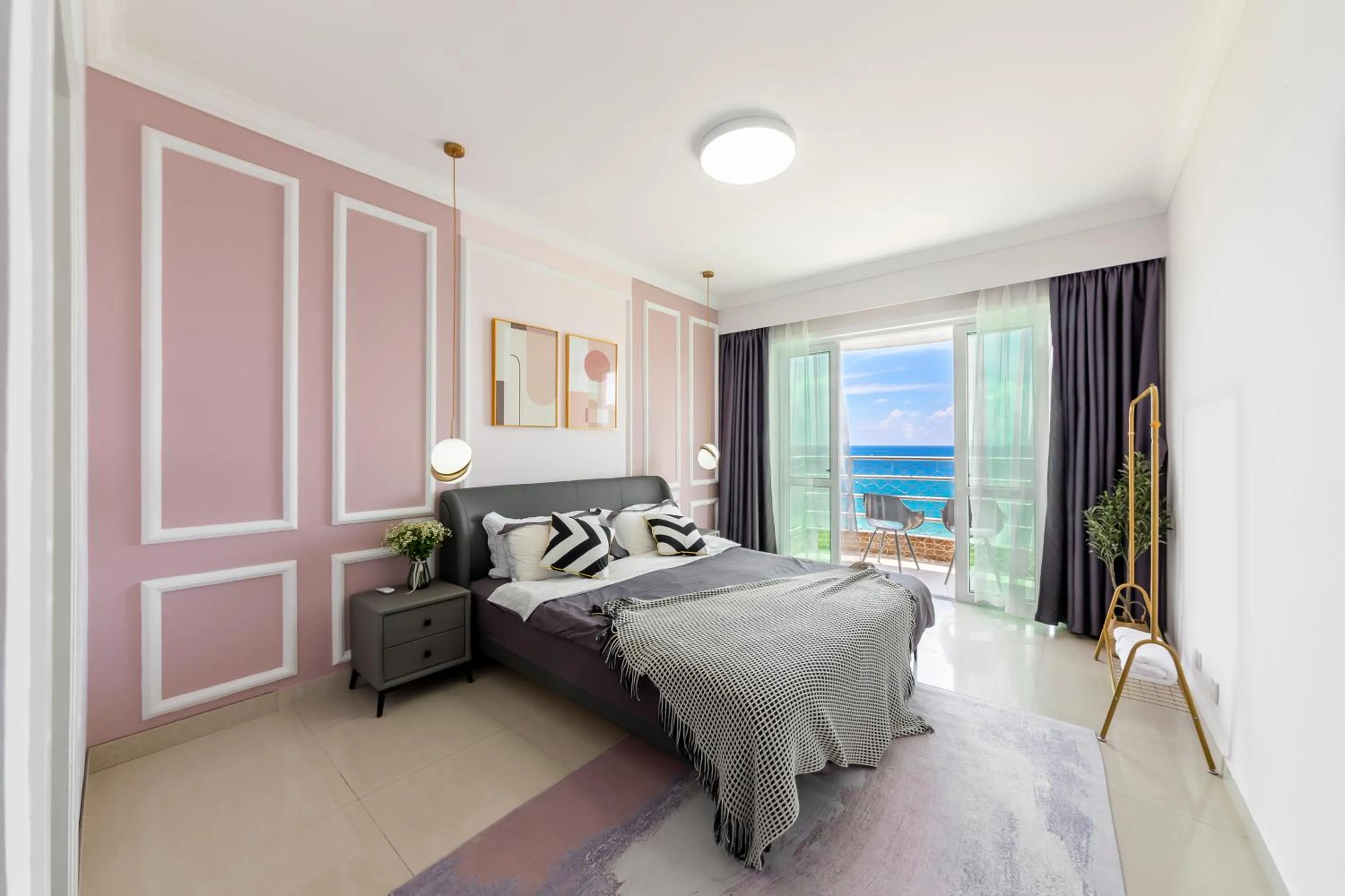 Bed in Sanya Sun Seaview Apartment