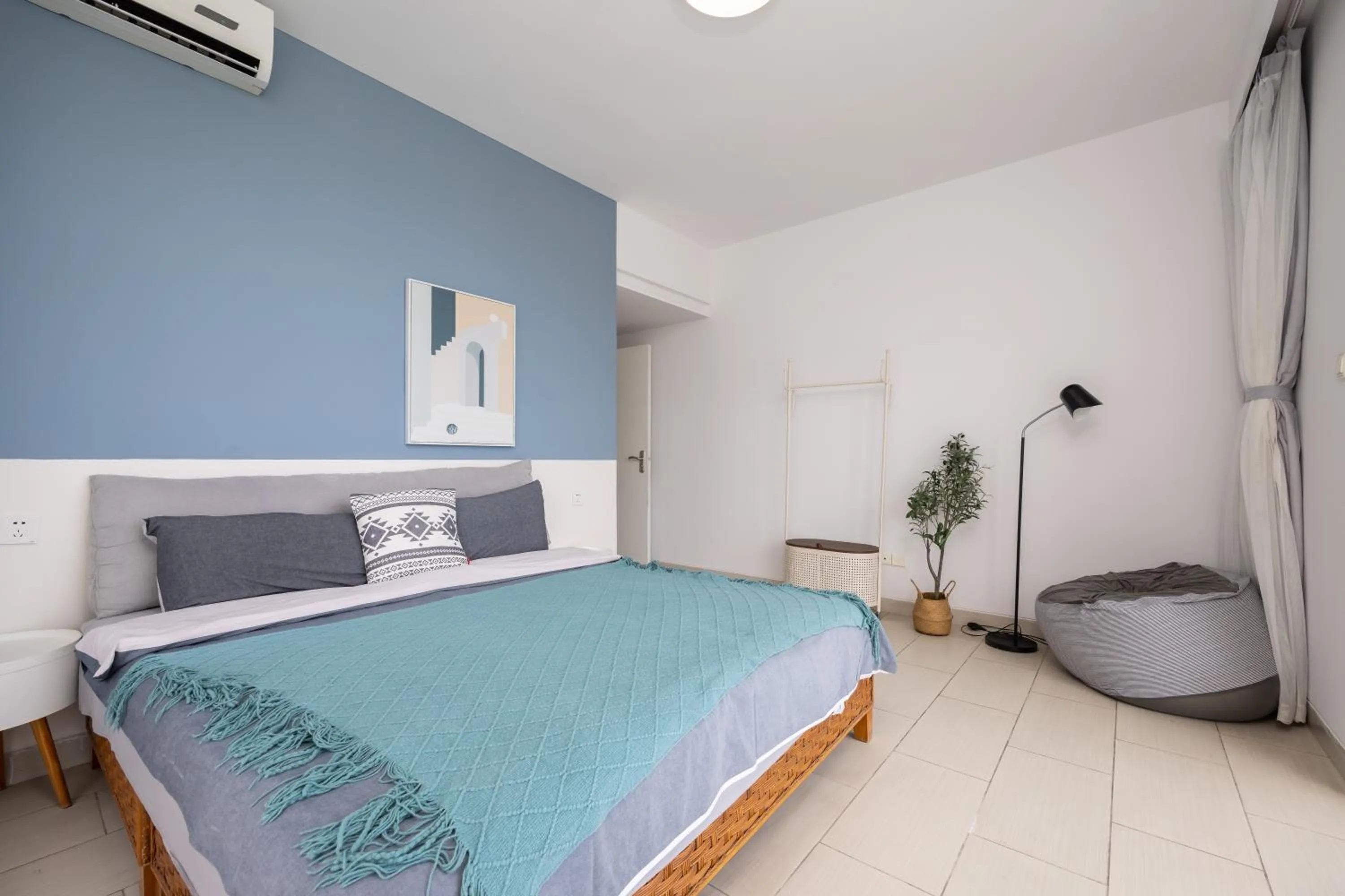 Bedroom, Bed in Sanya Sun Seaview Apartment