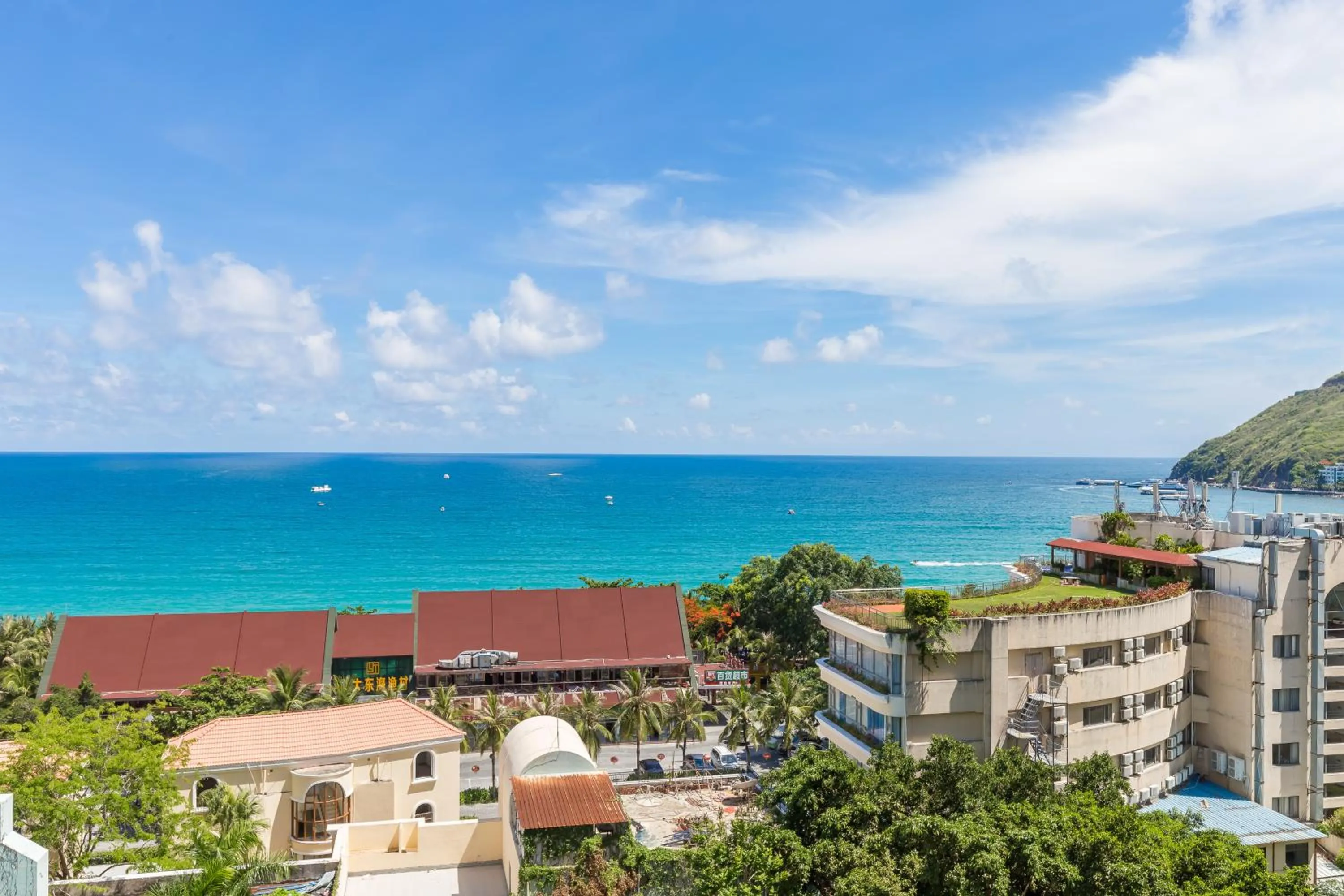 Property building in Sanya Sun Seaview Apartment