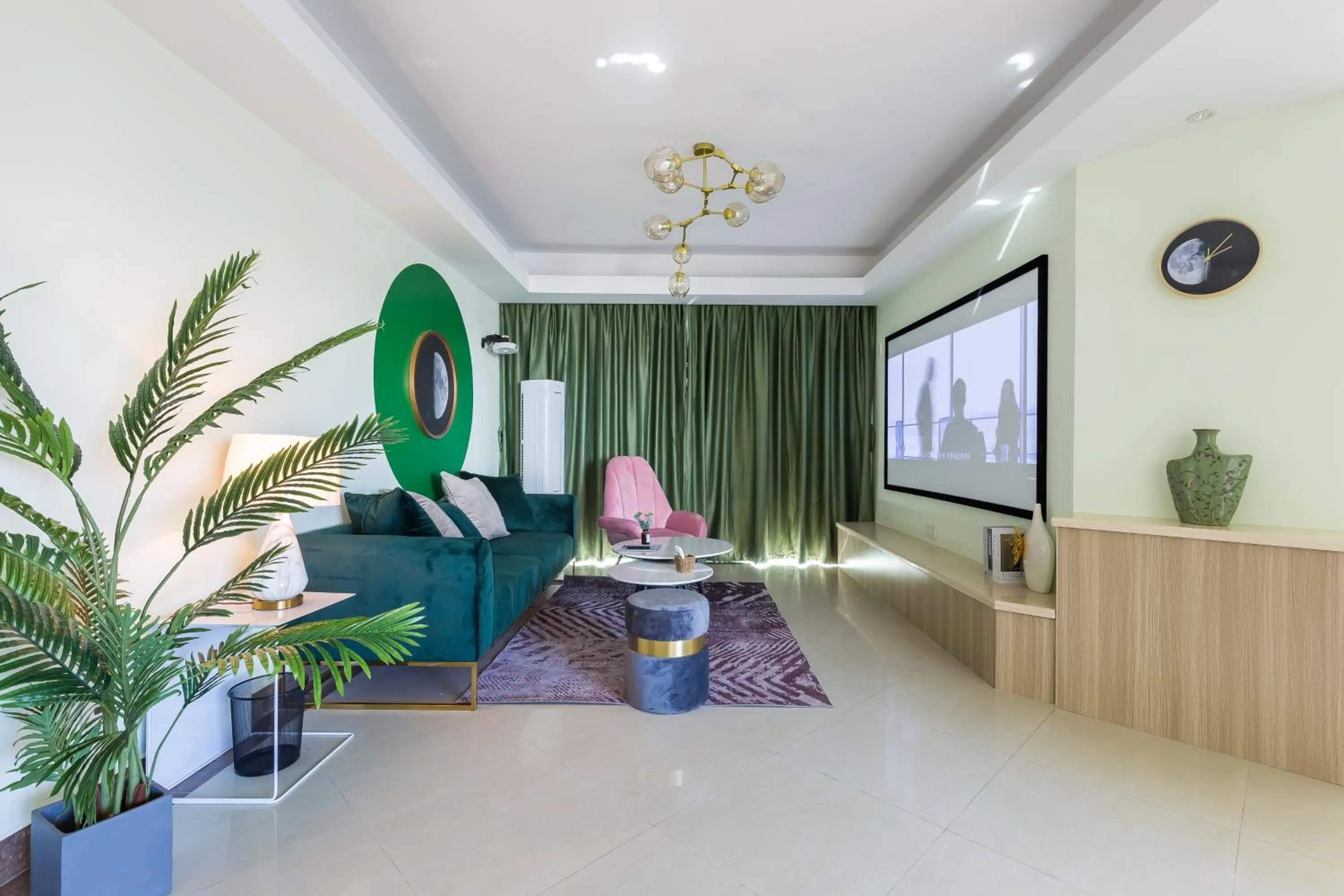 TV and multimedia in Sanya Sun Seaview Apartment