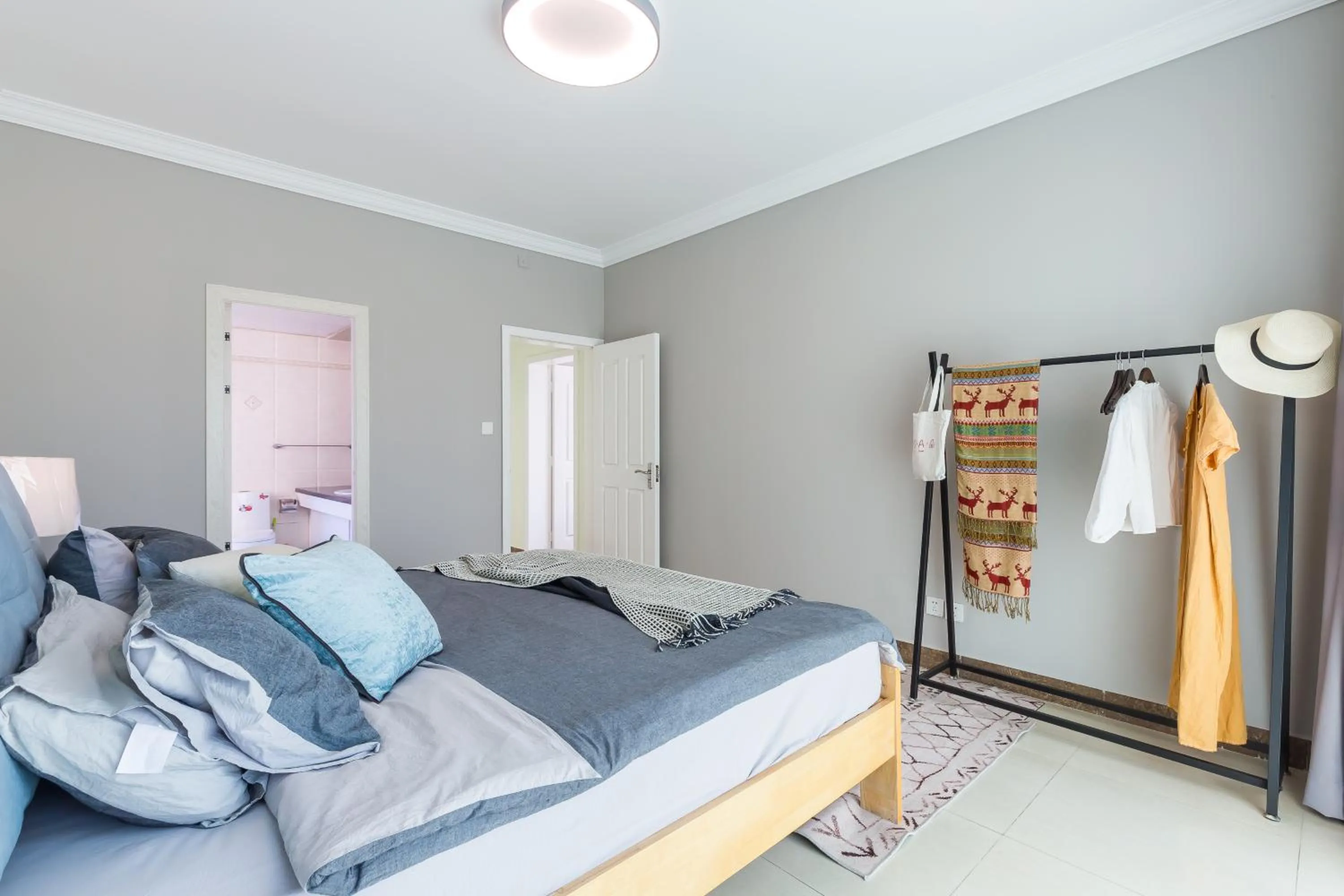 Bed in Sanya Sun Seaview Apartment