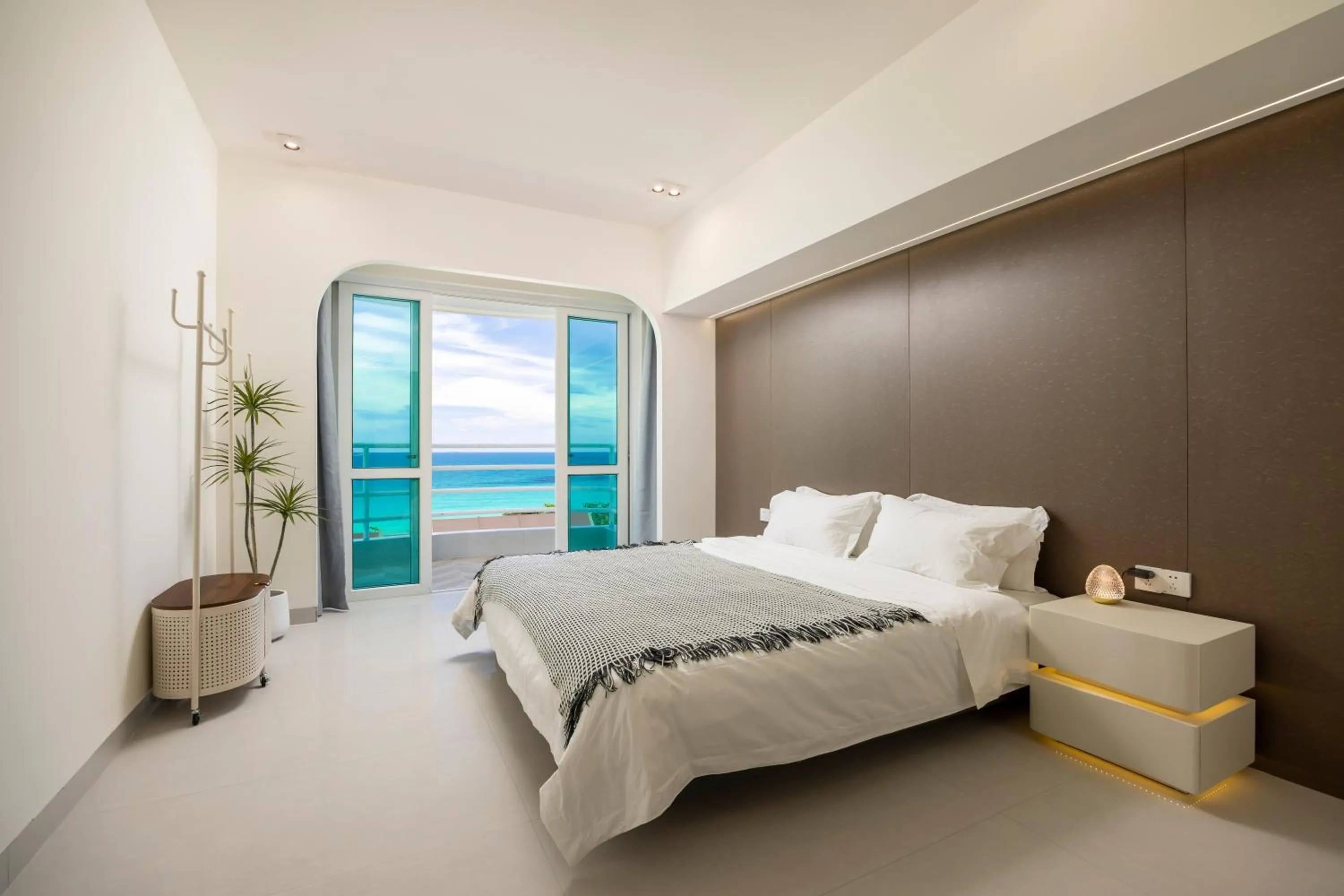 Bed in Sanya Sun Seaview Apartment