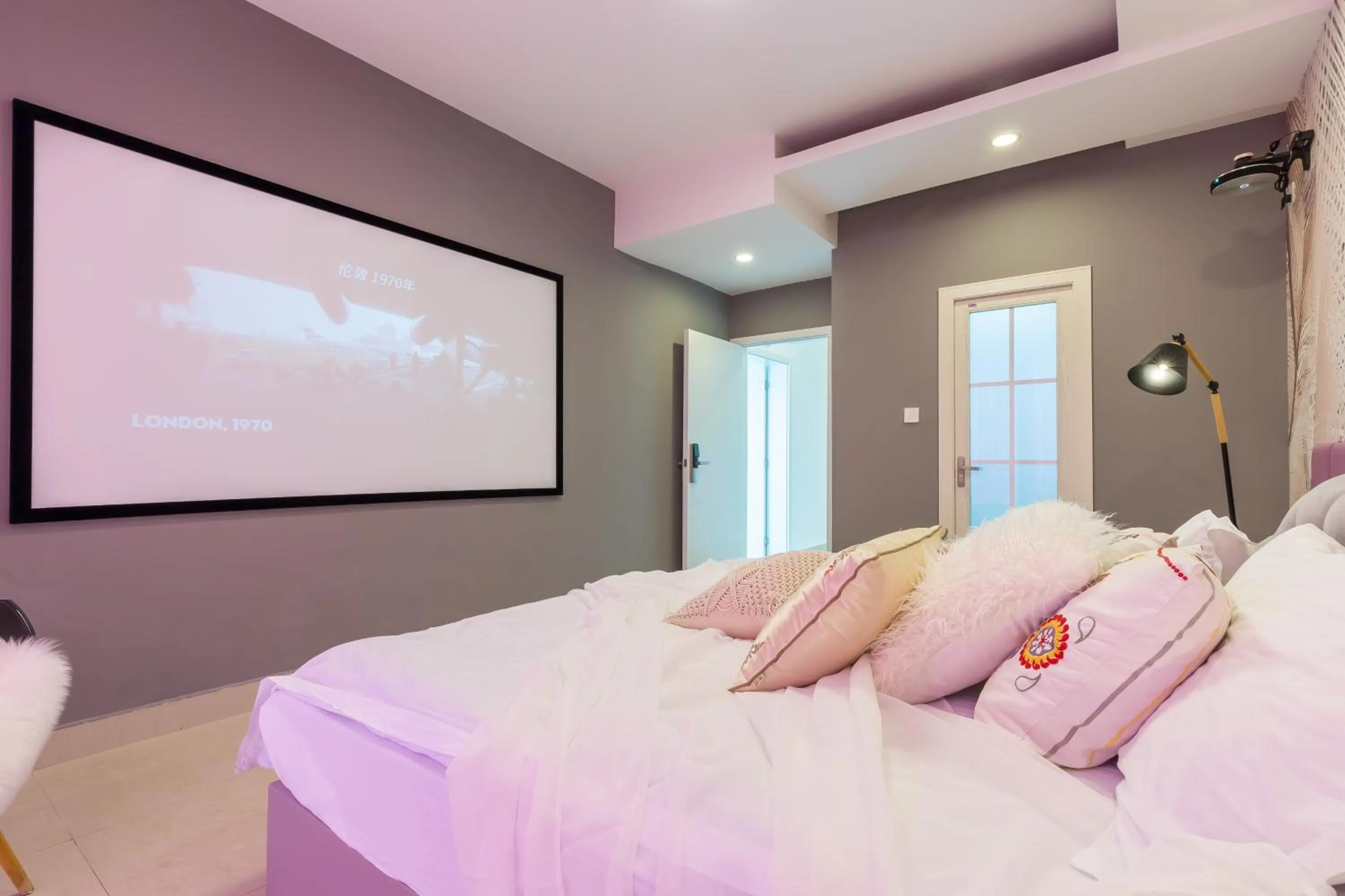 Bed in Sanya Sun Seaview Apartment
