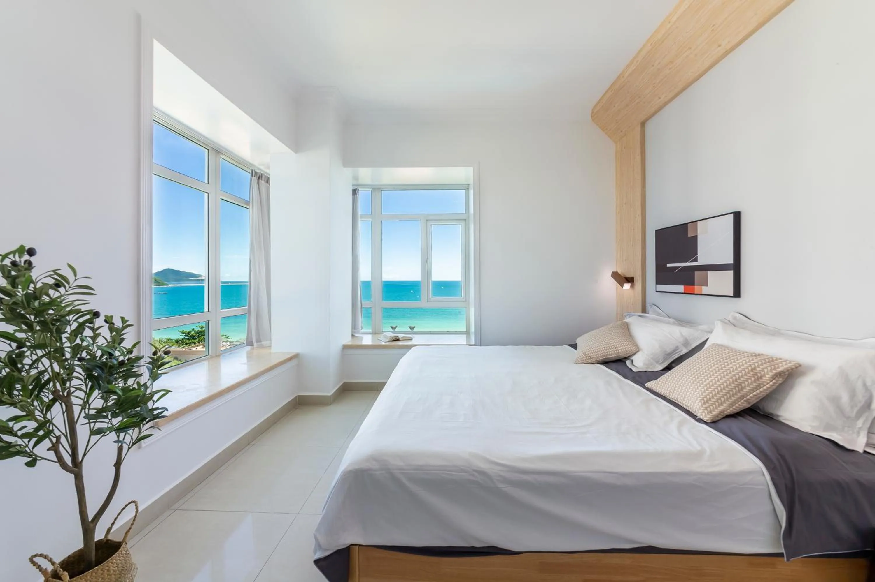 Bed in Sanya Sun Seaview Apartment
