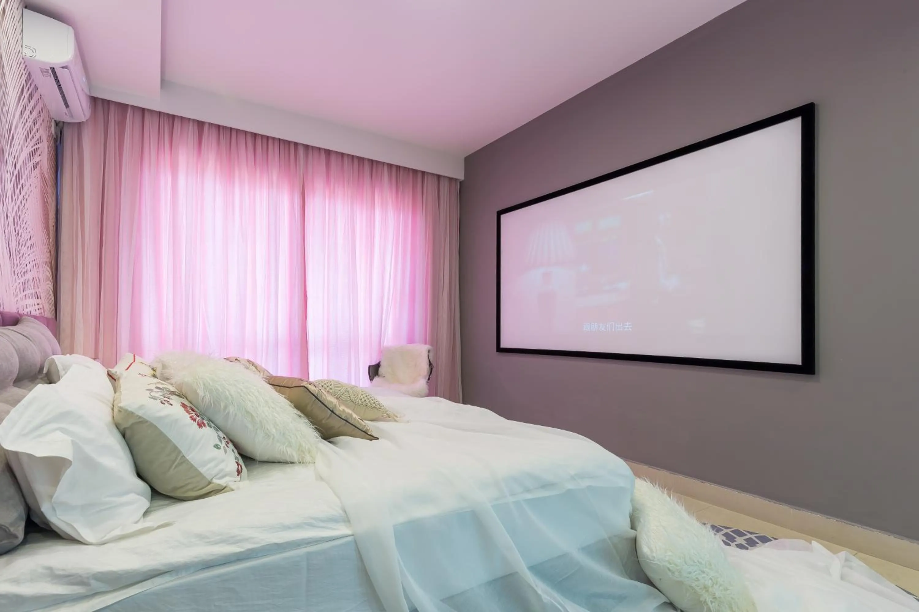Bed in Sanya Sun Seaview Apartment