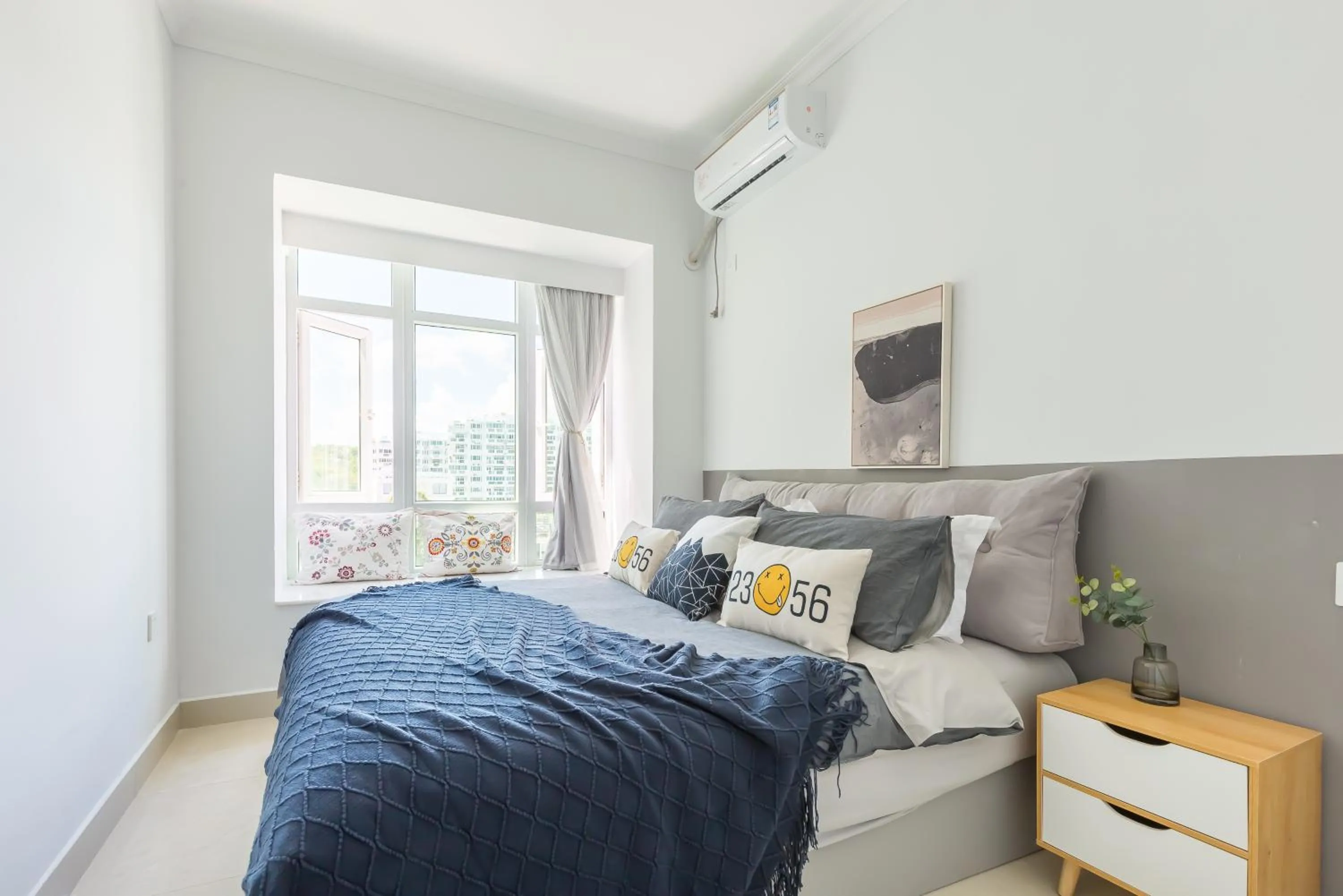Bed in Sanya Sun Seaview Apartment