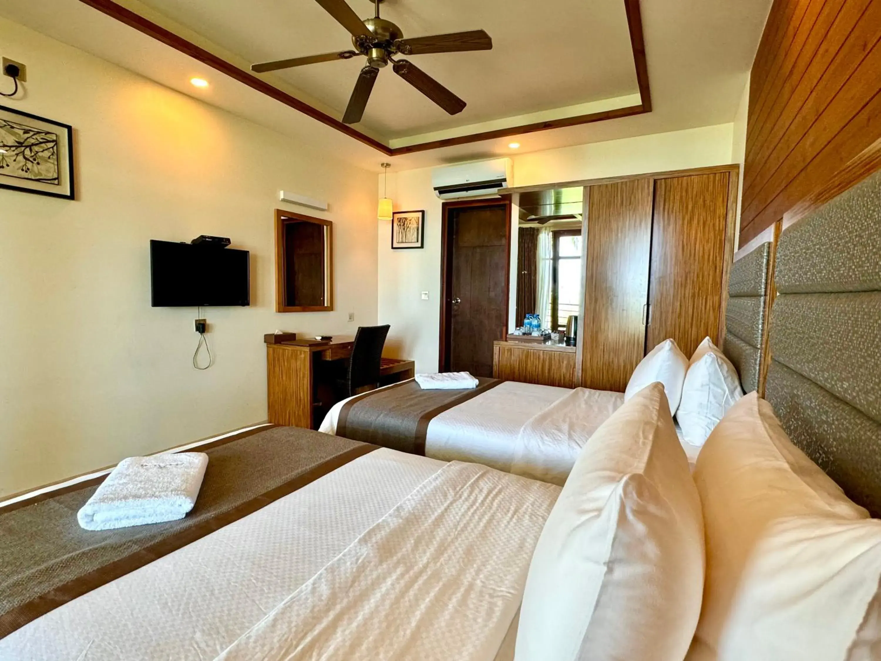 Deluxe Twin Room in Pearl Sands of Maldives Deluxe Twin Room in Pearl Sands of Maldives