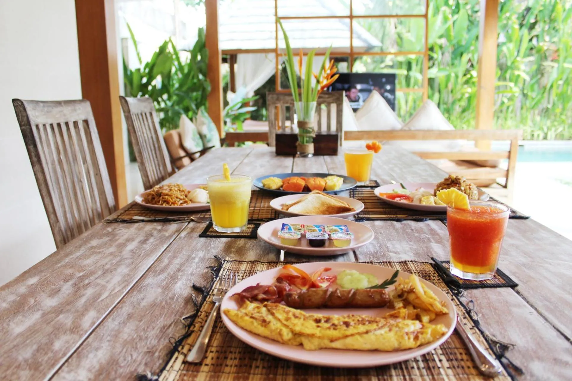 Food and drinks in Villa Kim Seminyak