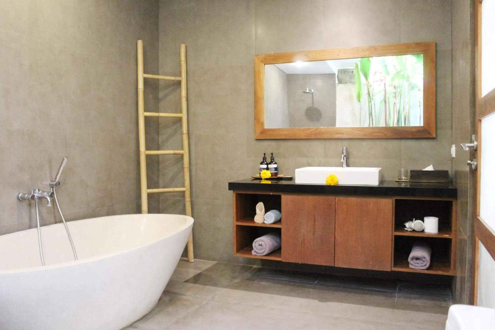 Shower in Villa Kim Seminyak