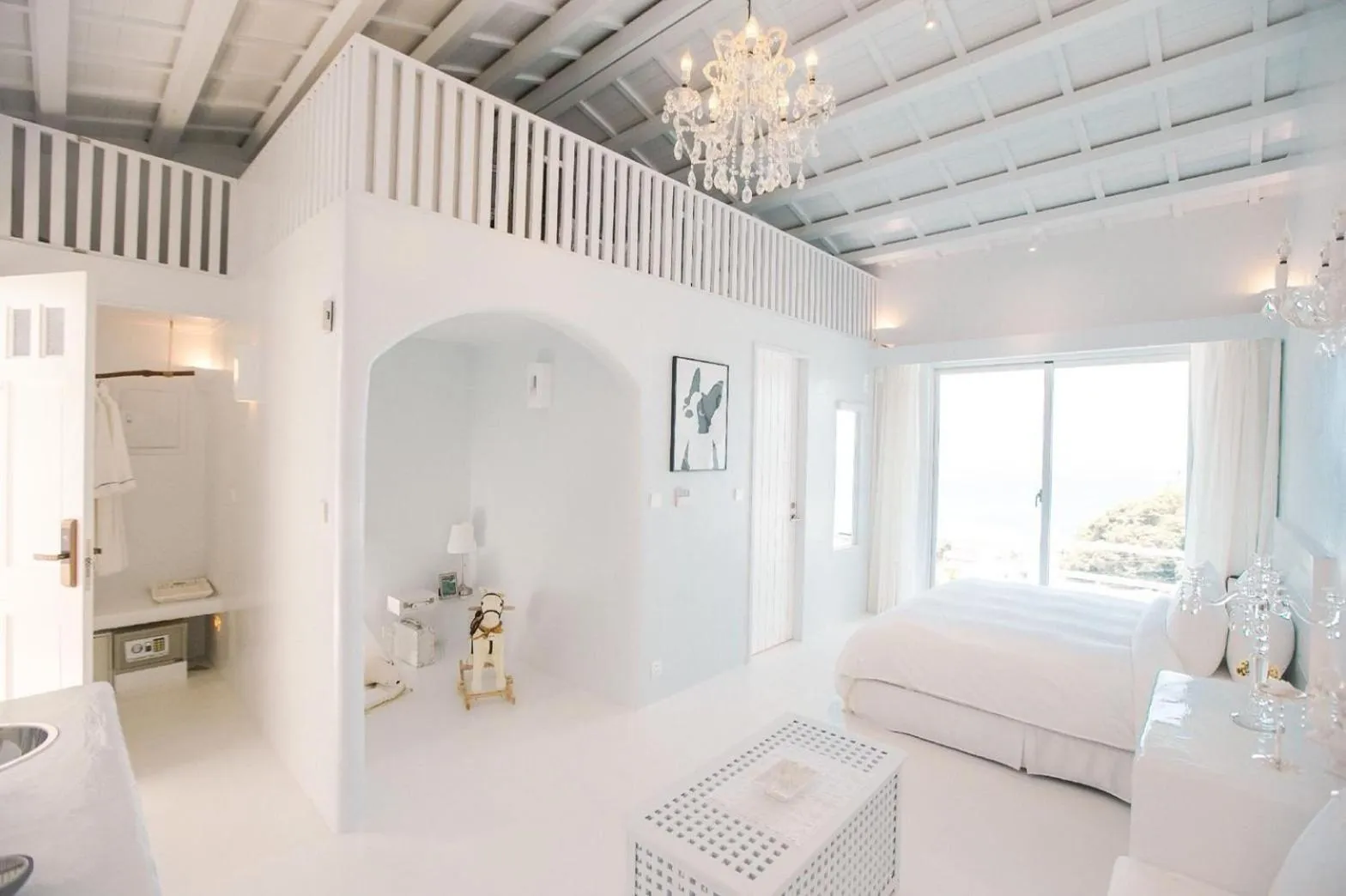 Bed in Ample Villa 小希臘民宿