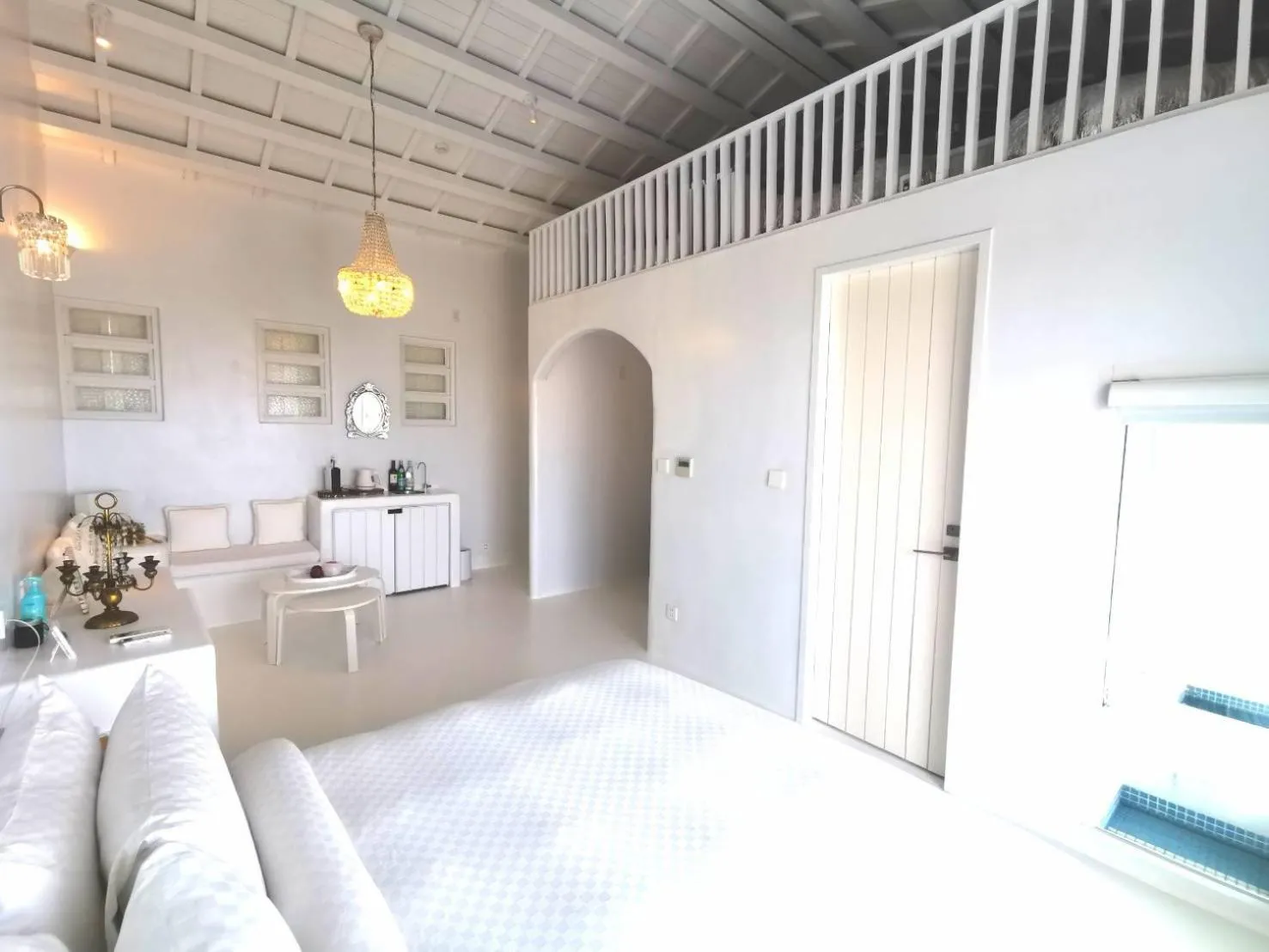 Bed in Ample Villa 小希臘民宿