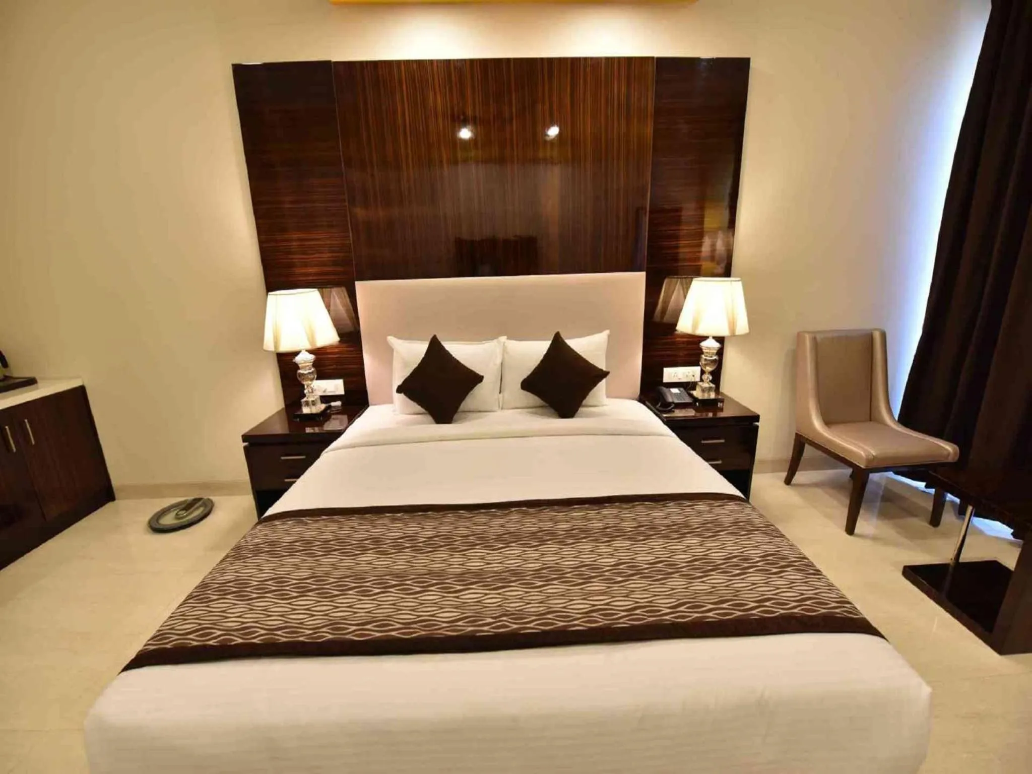 Photo of the whole room, Bed in Hotel Calangute Central