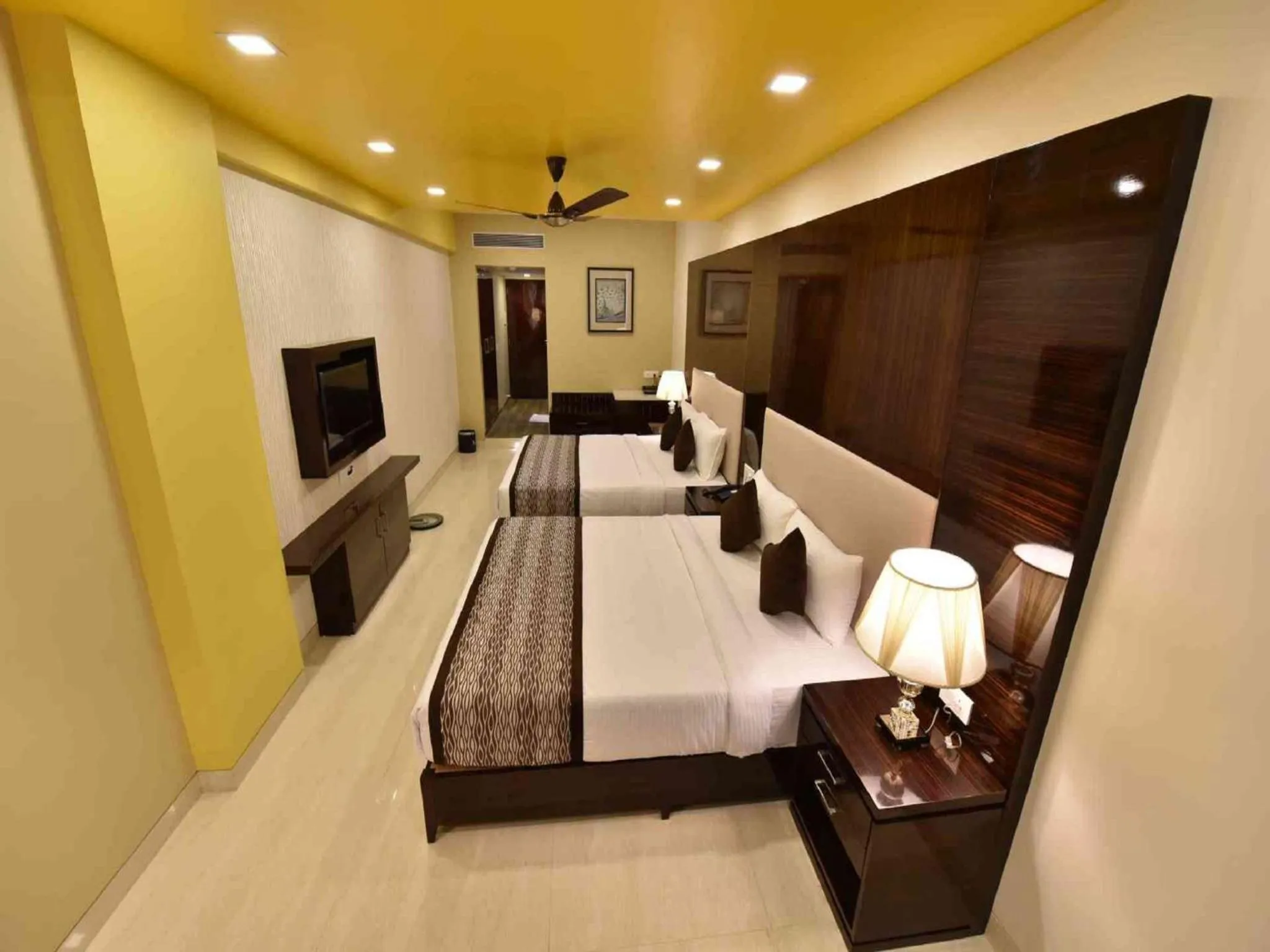 Photo of the whole room, Bed in Hotel Calangute Central