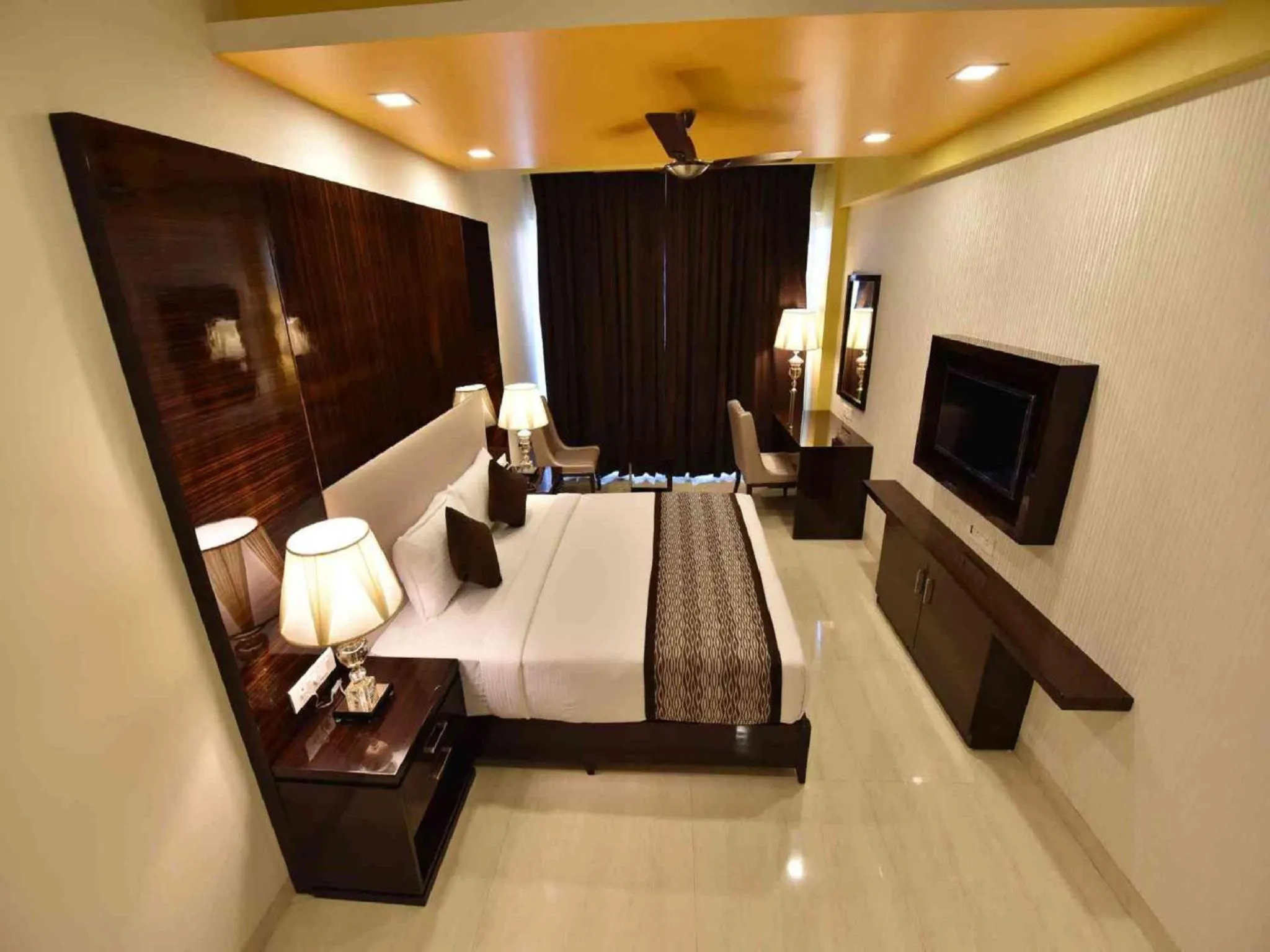 Photo of the whole room, Bed in Hotel Calangute Central