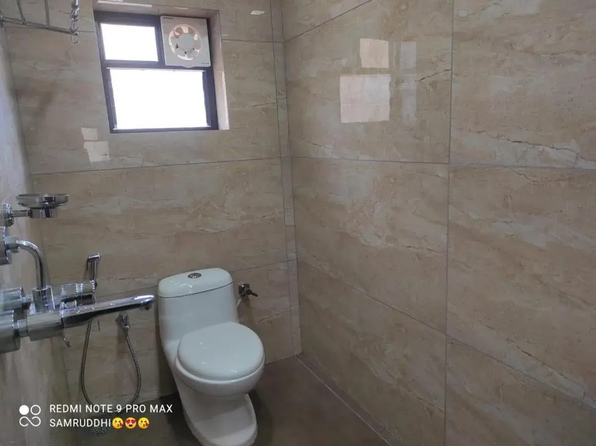 Bathroom in Hotel Calangute Central Bathroom in Hotel Calangute Central