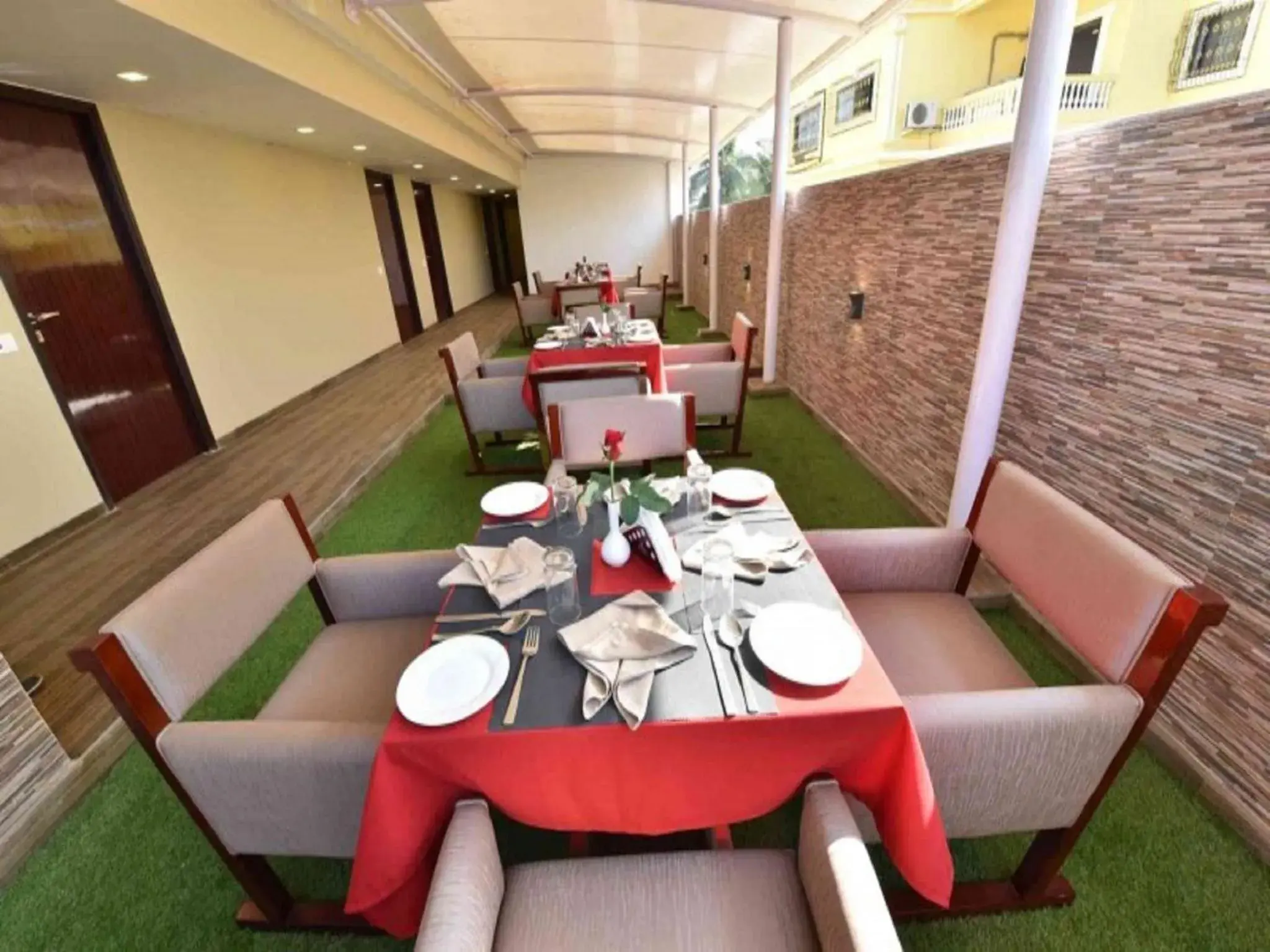 Restaurant/places to eat in Hotel Calangute Central Restaurant/places to eat in Hotel Calangute Central