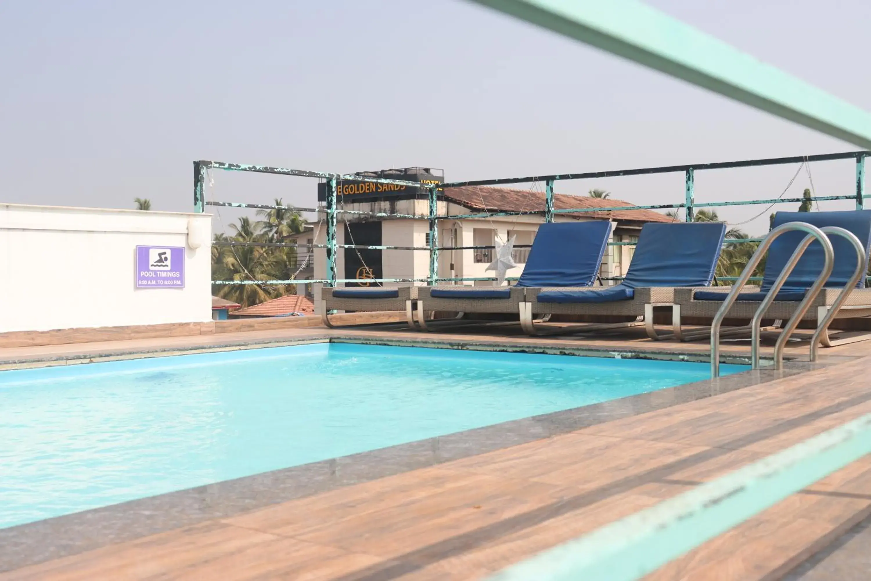 Swimming pool in Hotel Calangute Central Swimming pool in Hotel Calangute Central
