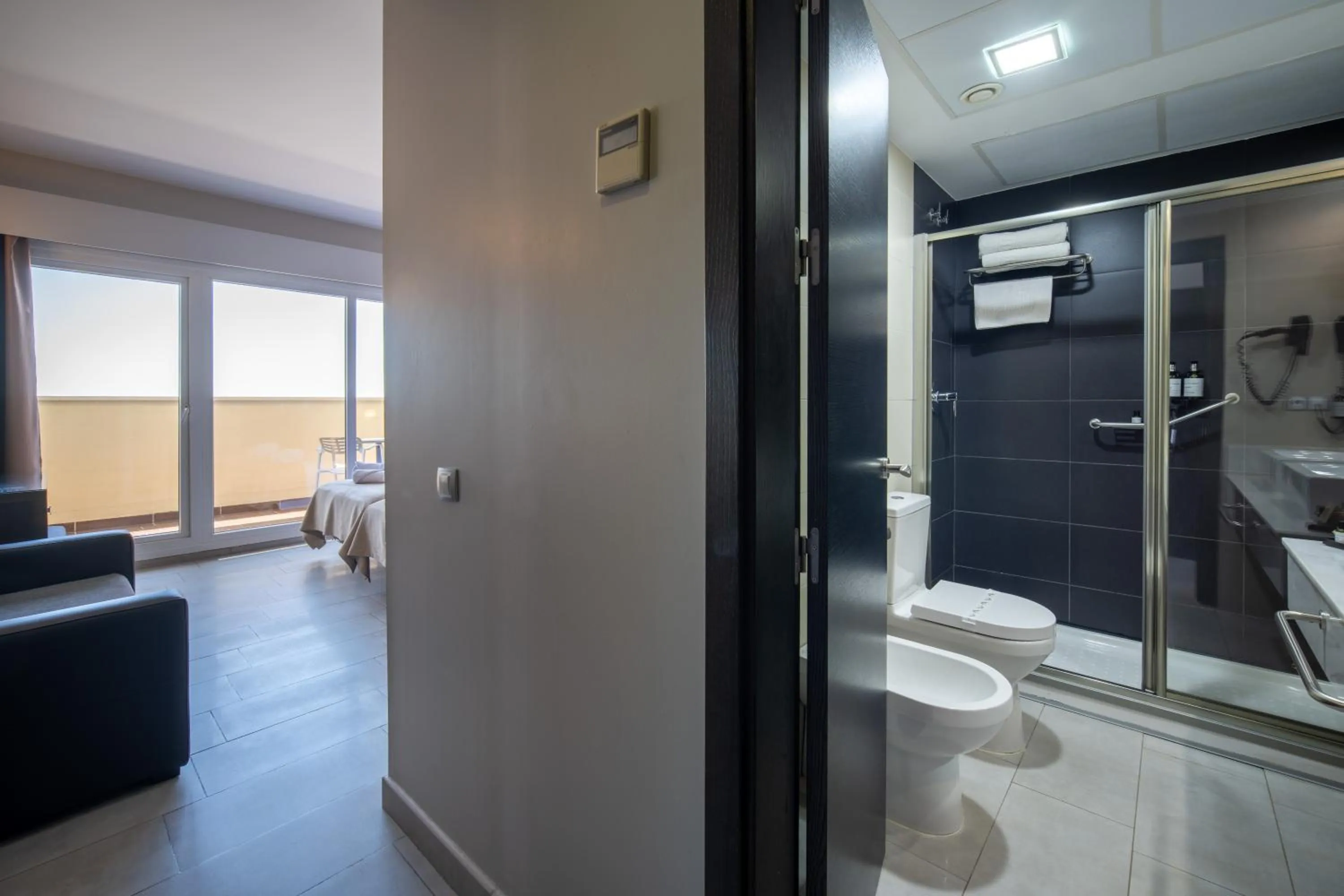 Shower in Pato Amarillo